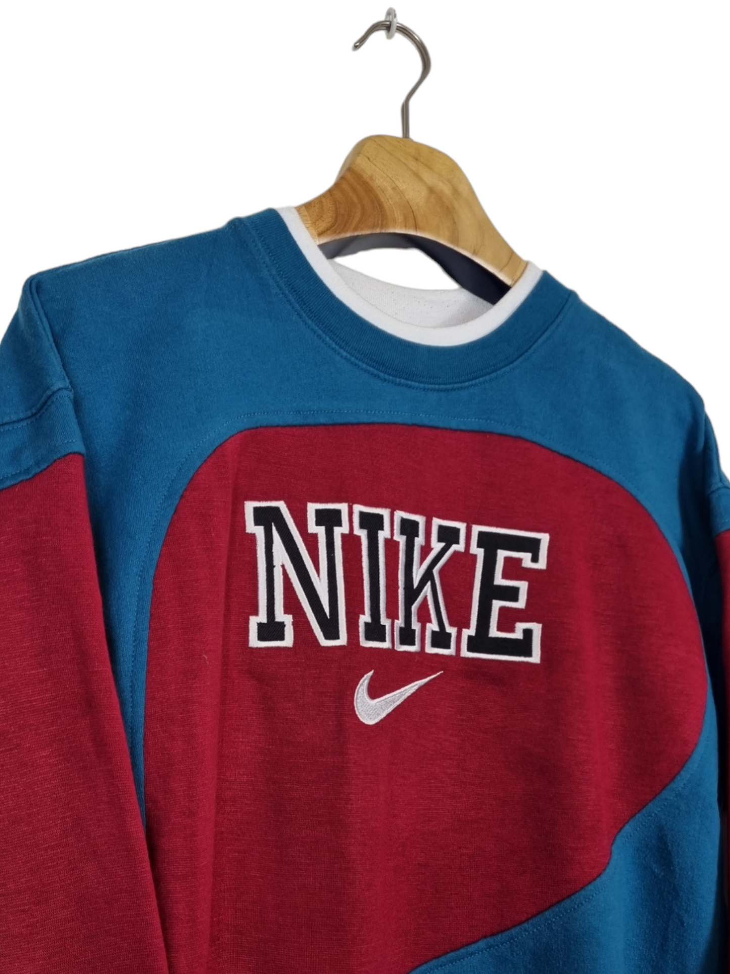 Nike 90s spell out sweater maat M