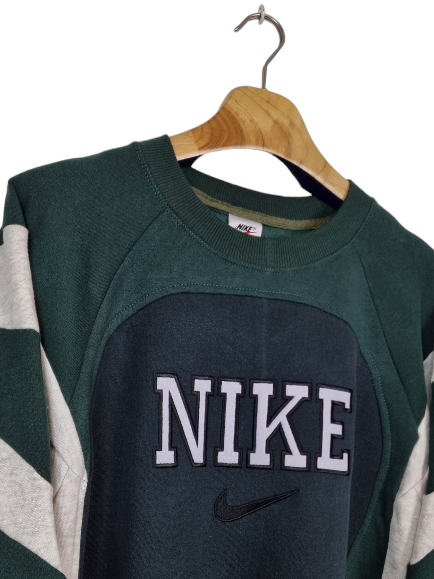 Nike 90s spell out sweater maat M