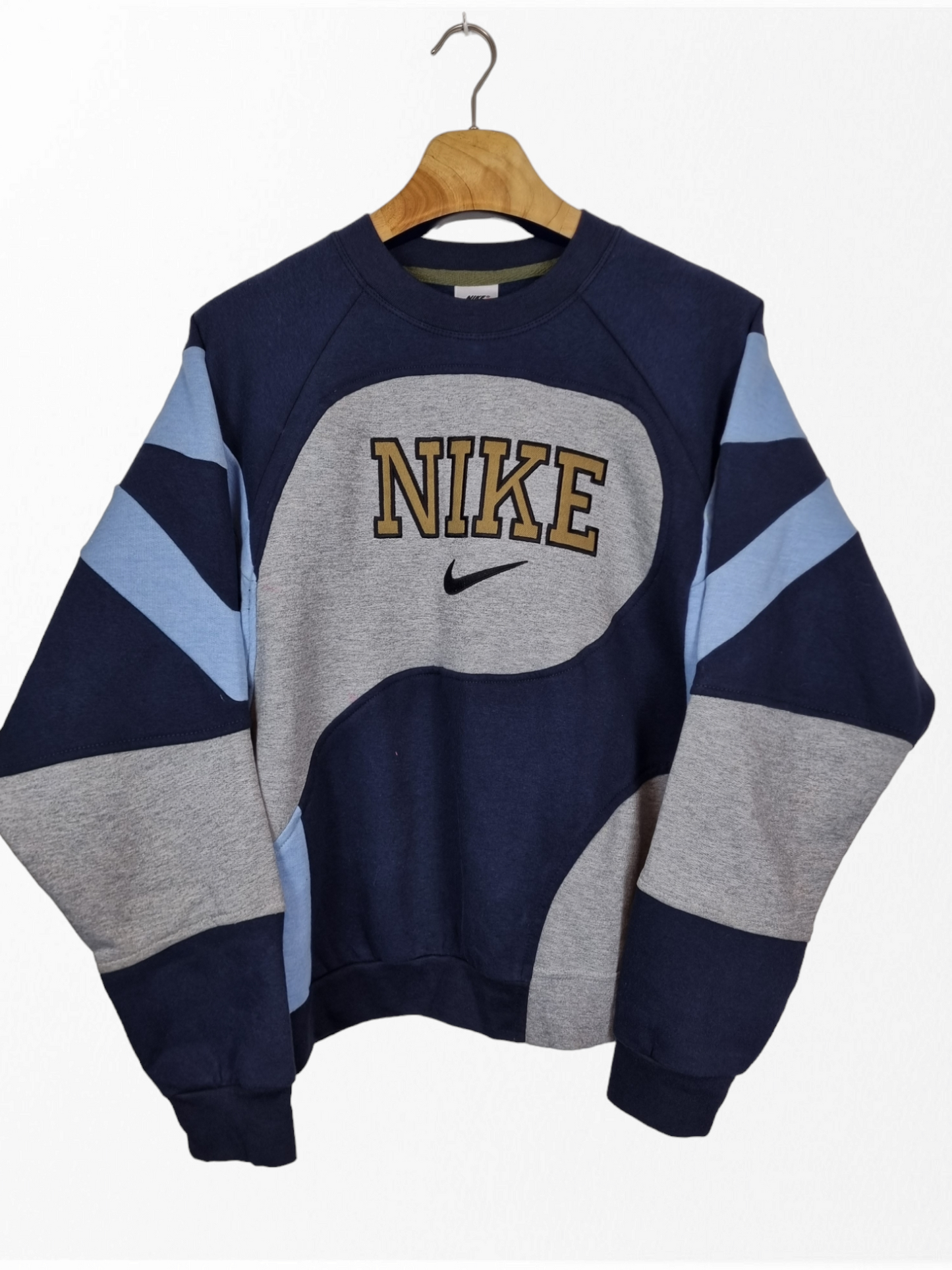 Nike 90s spell out sweater maat M