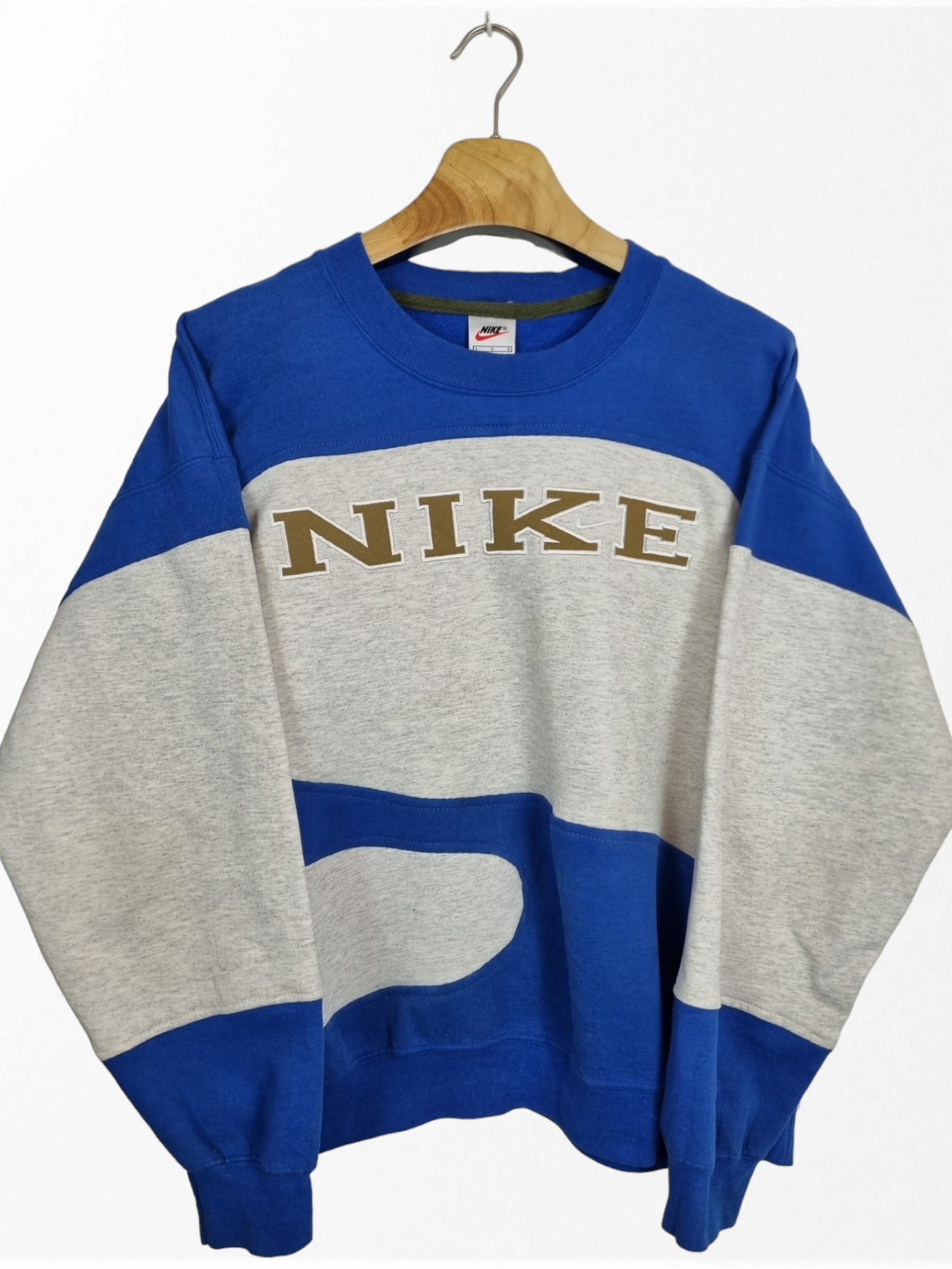 Nike 90s spell out sweater maat  M