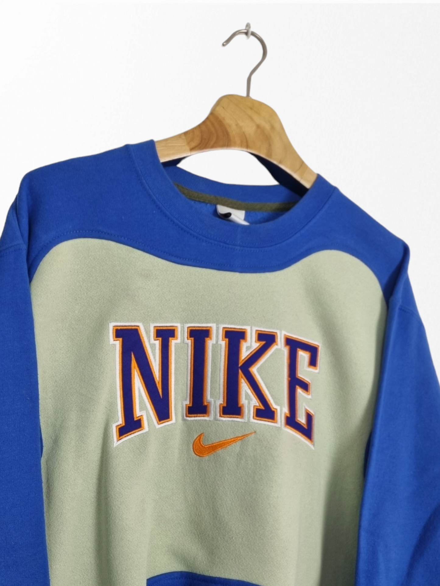 Nike 90s spell out sweater maat S