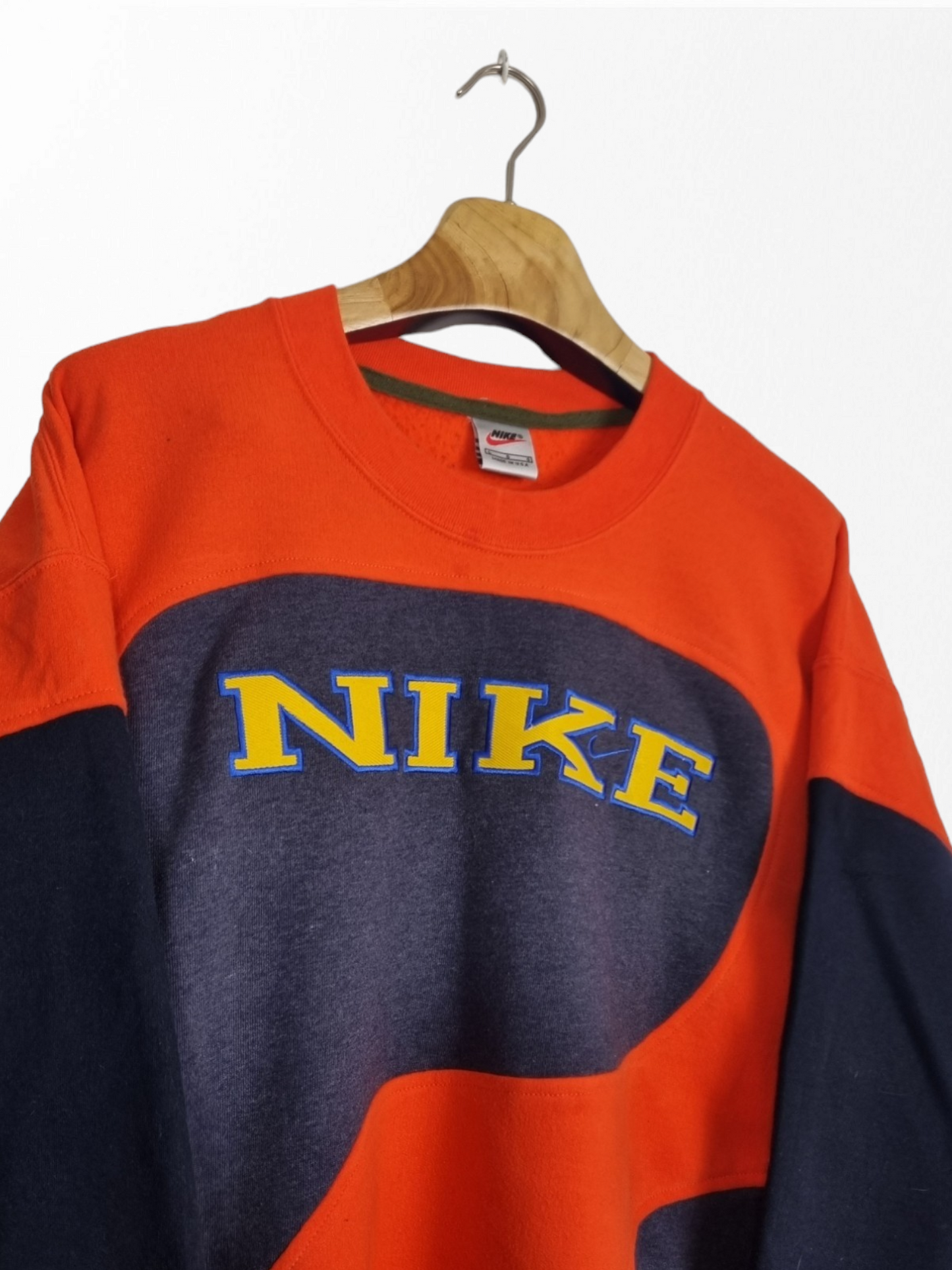 Nike 90s spell out sweater maat M