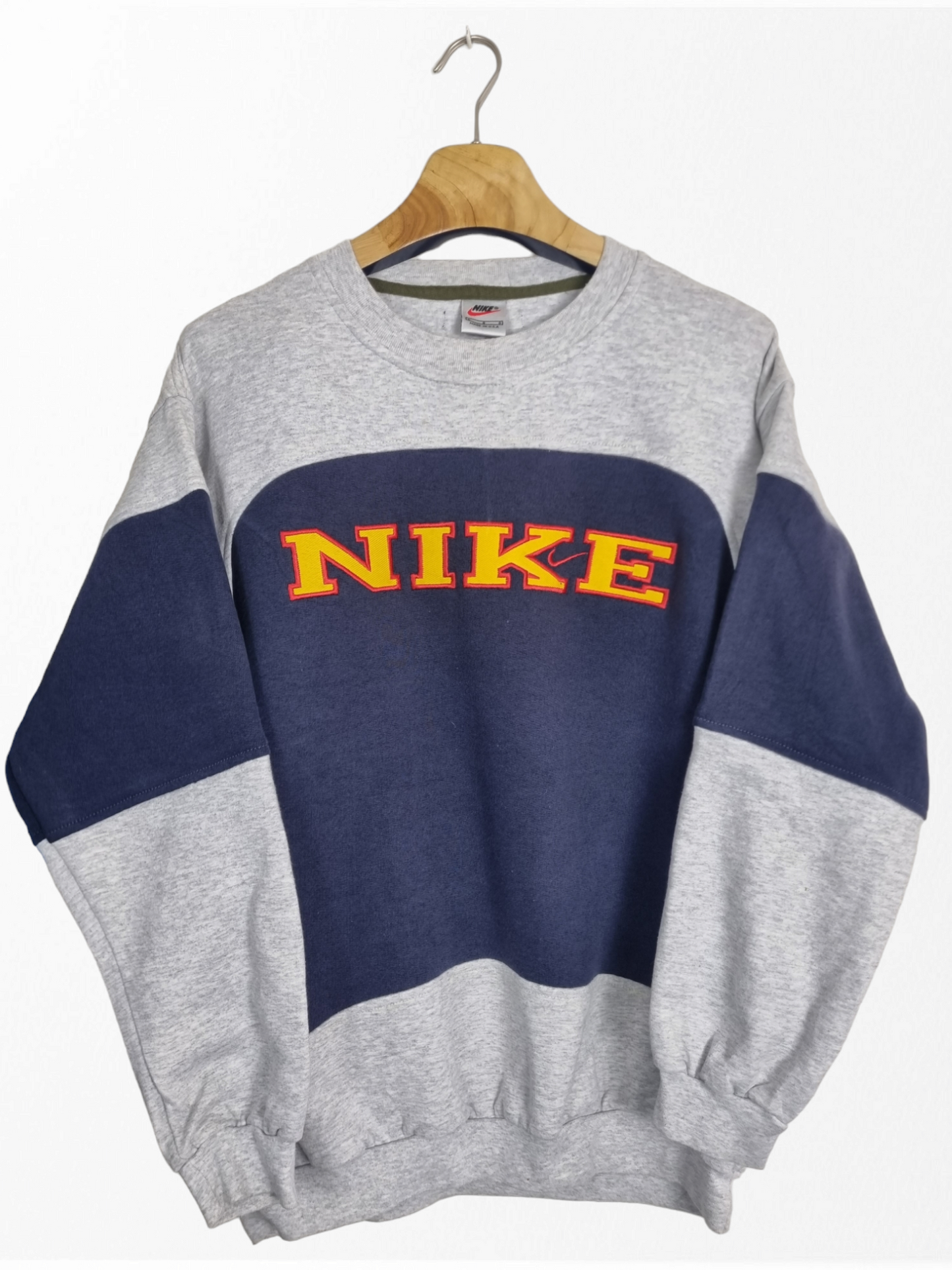 Nike 90s spell out sweater maat M