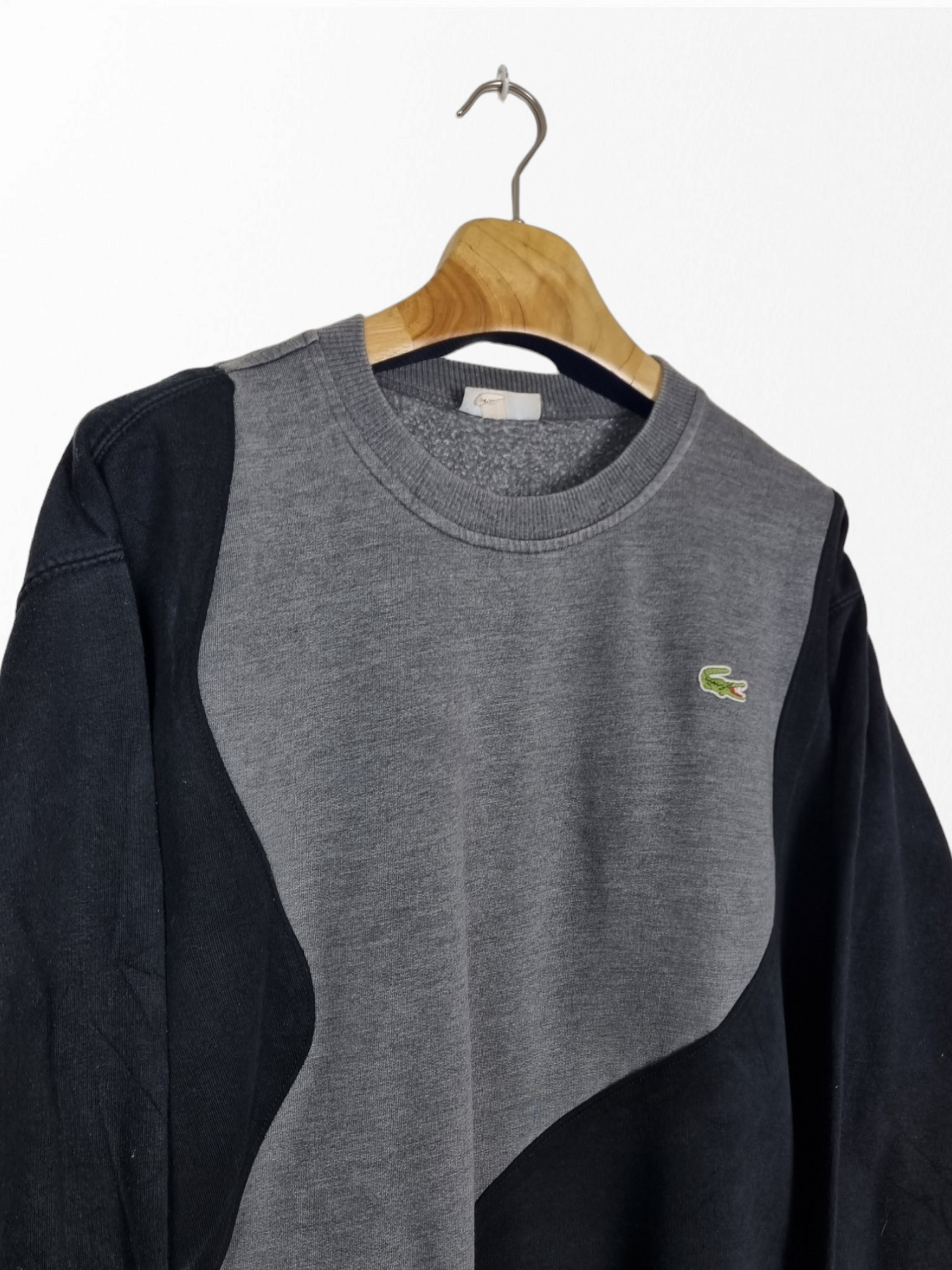 Lacoste chest logo sweater maat L