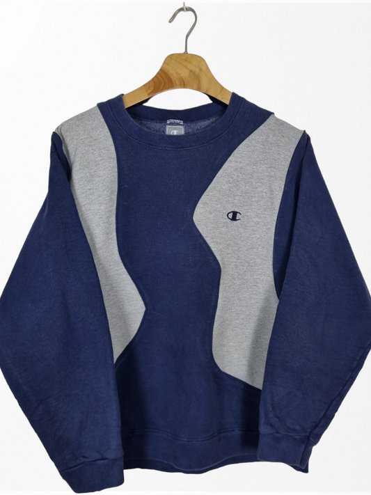 Champion chest logo sweater maat S