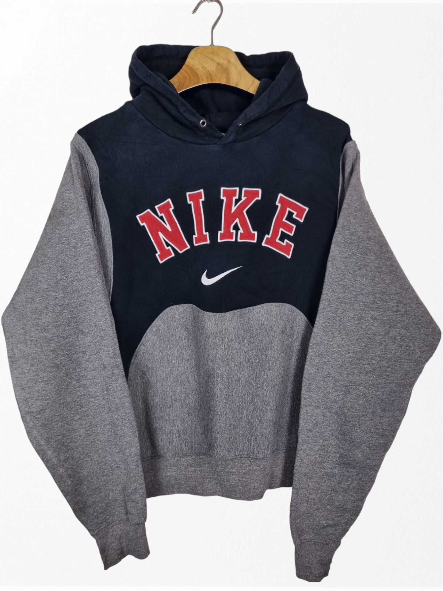 Nike spell out hoodie maat M