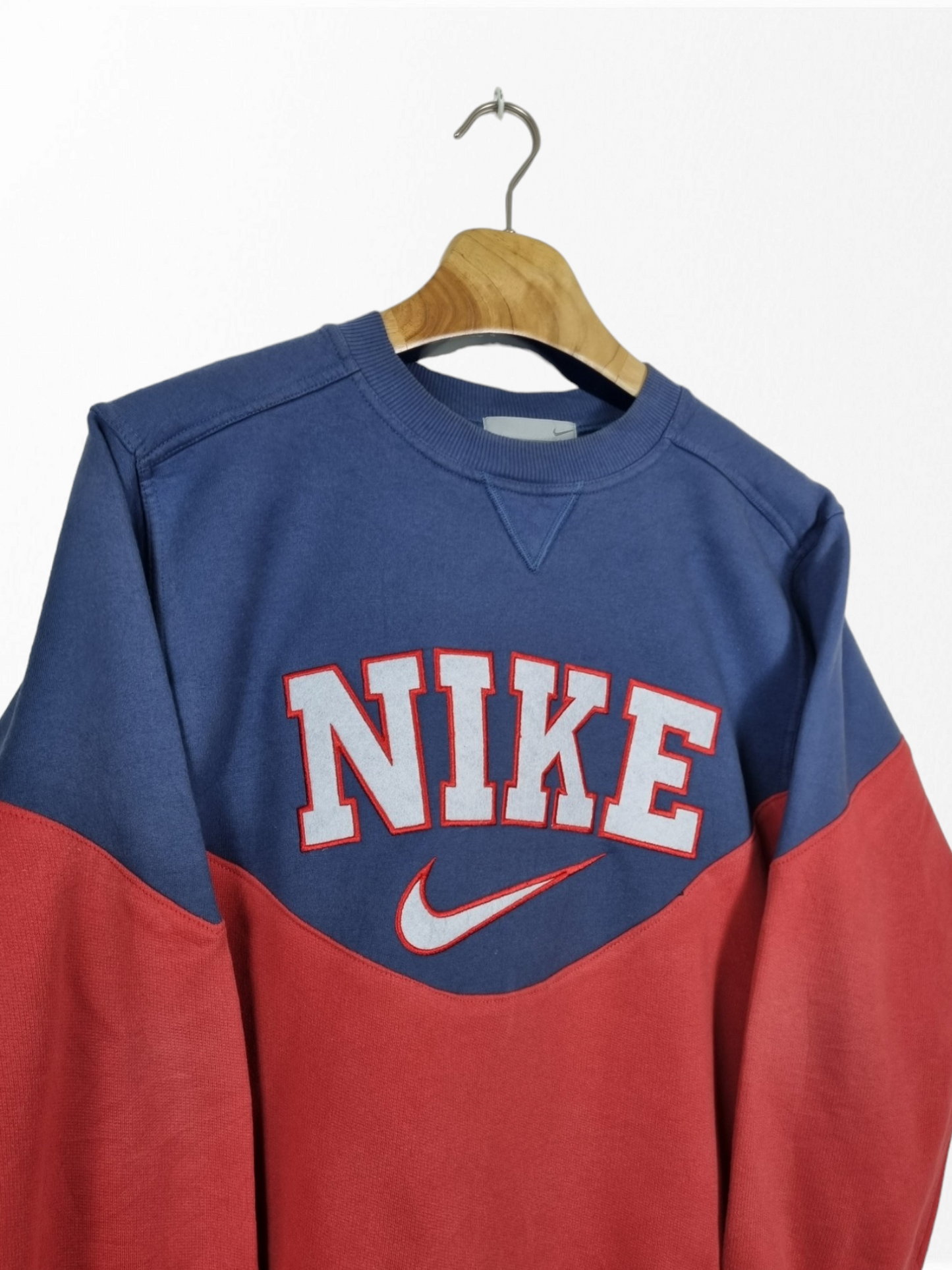 Nike spell out sweater maat S