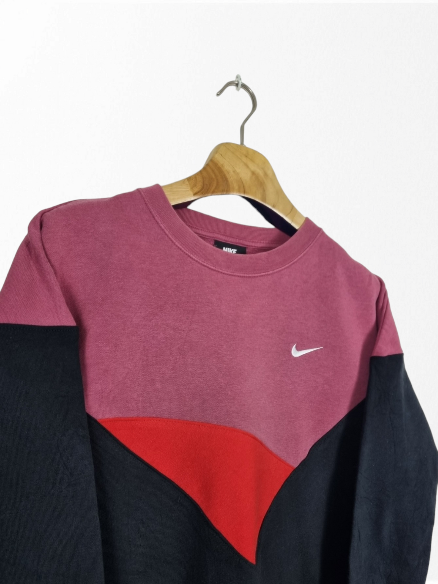 Nike chest swoosh sweater maat S