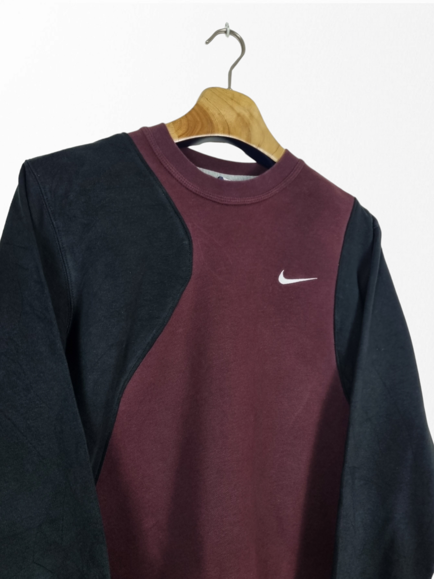 Nike chest swoosh sweater maat M