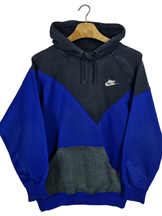 Nike chest logo hoodie maat M