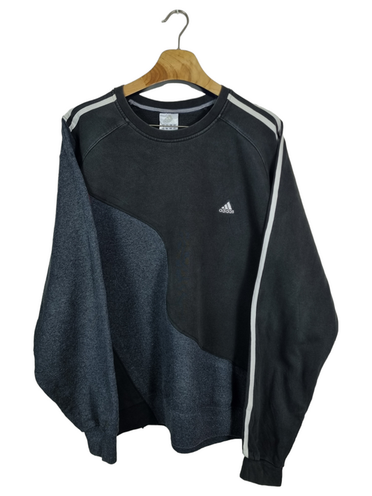 Adidas chest logo sweater maat L