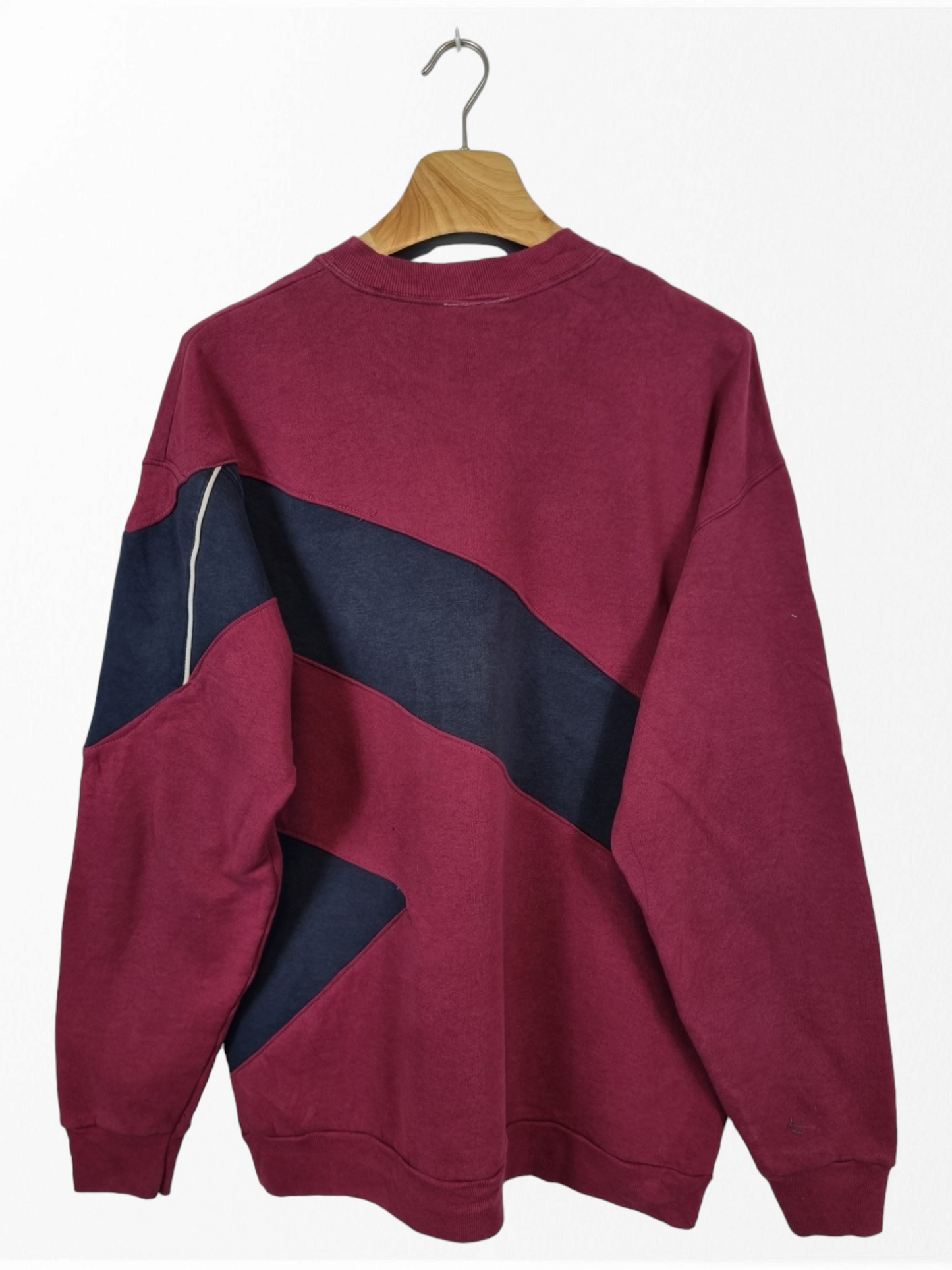 Adidas chest logo sweater maat M