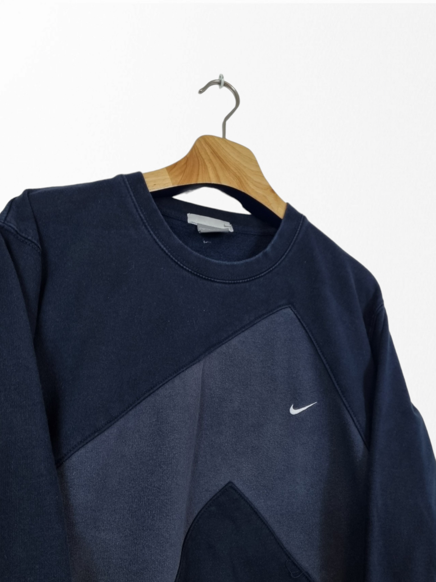 Nike chest swoosh sweater maat M