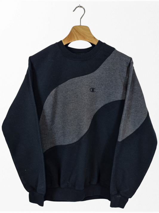 Champion small logo sweater maat M