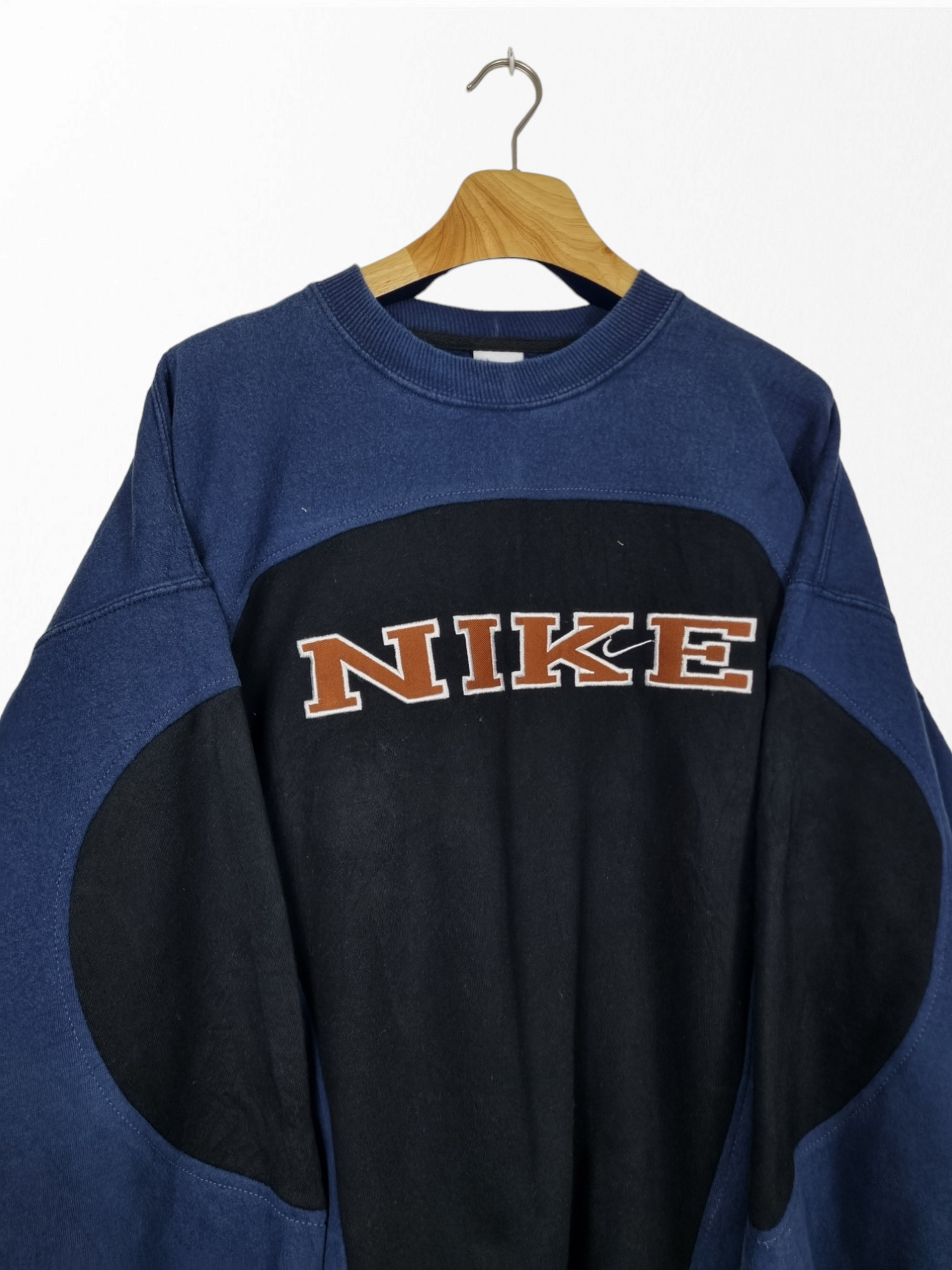 Nike spell out 90s sweater maat XL