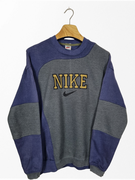 Vintage 90s Nike spell out sweater maat M