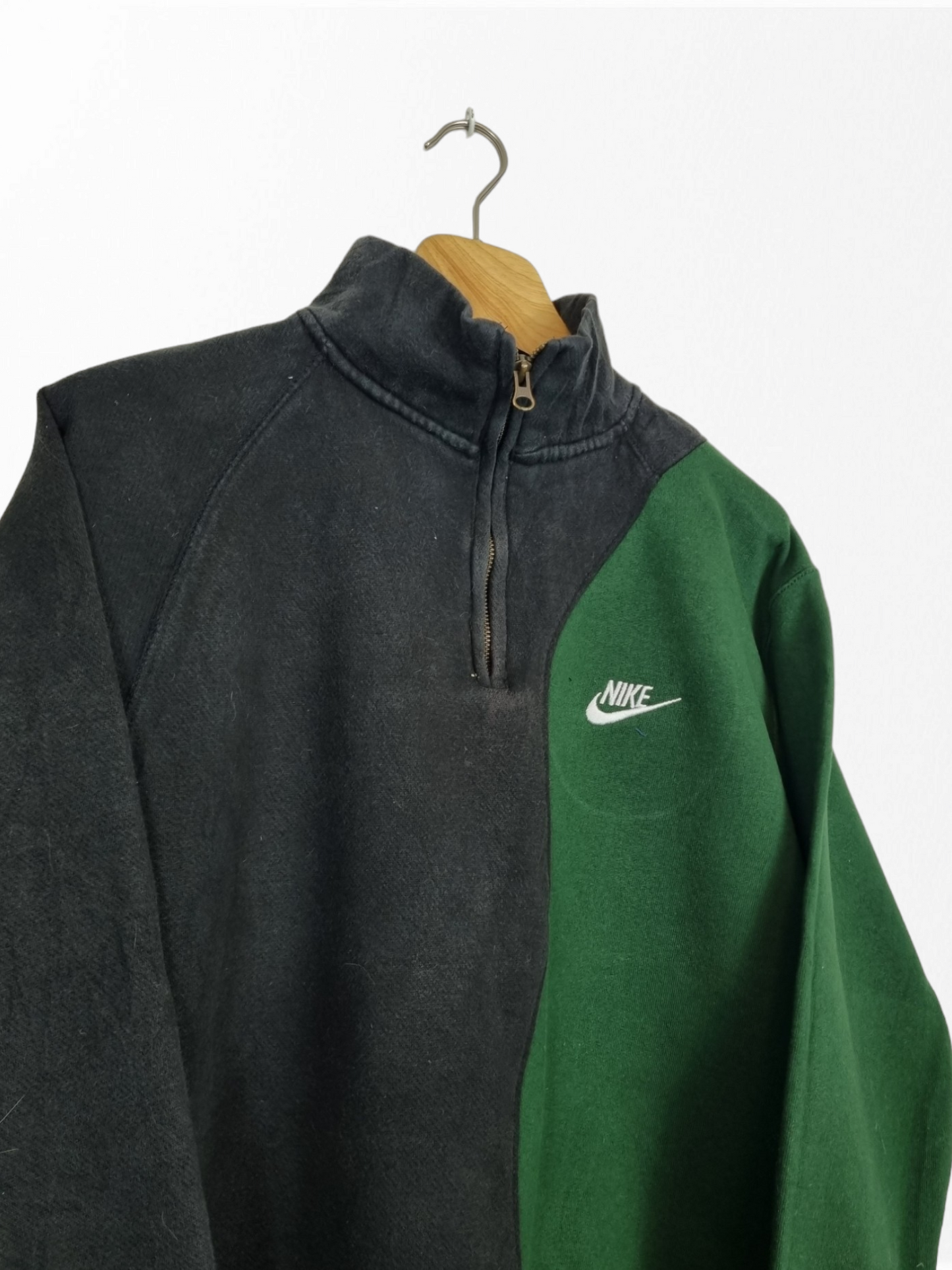 Nike chest logo quarter zip sweater maat M