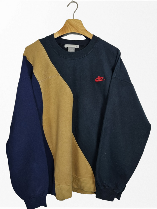 Nike chest logo sweater maat XL