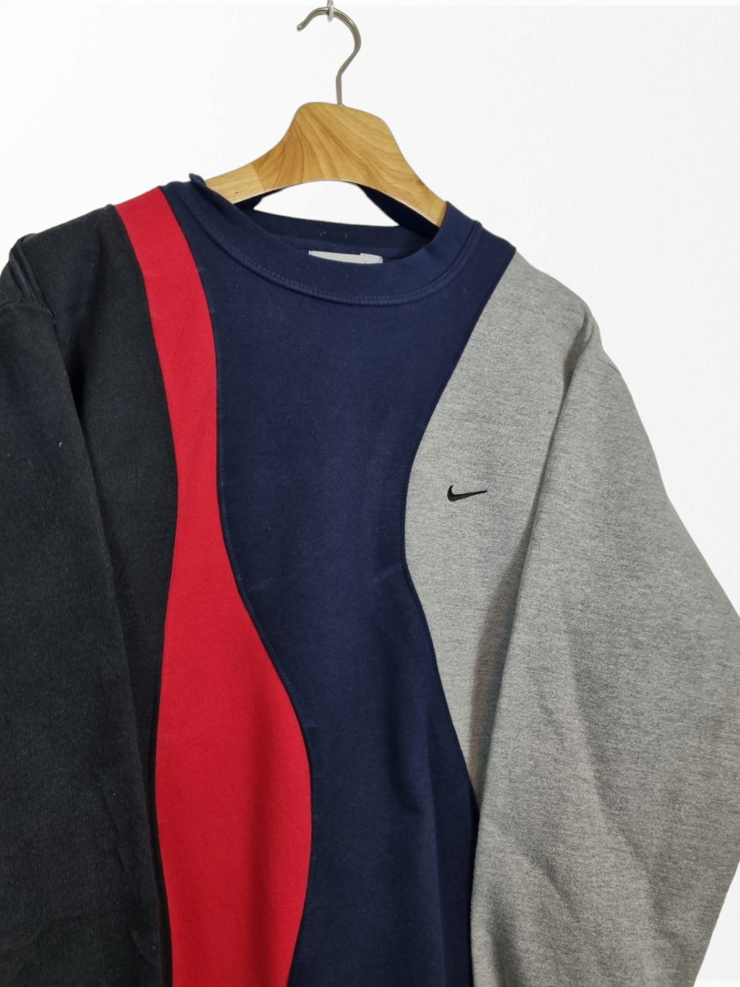 Nike chest swoosh sweater maat M