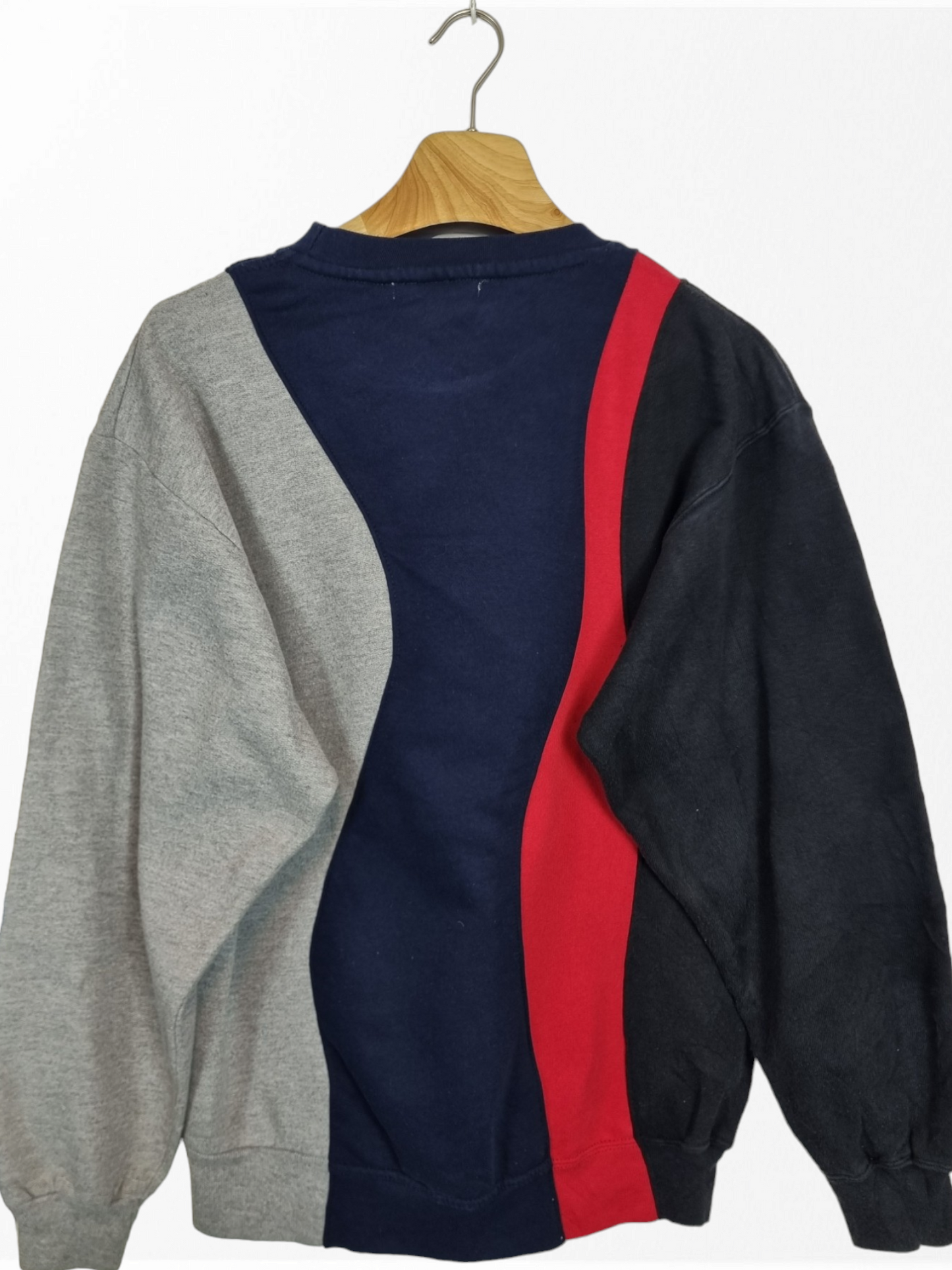 Nike chest swoosh sweater maat M