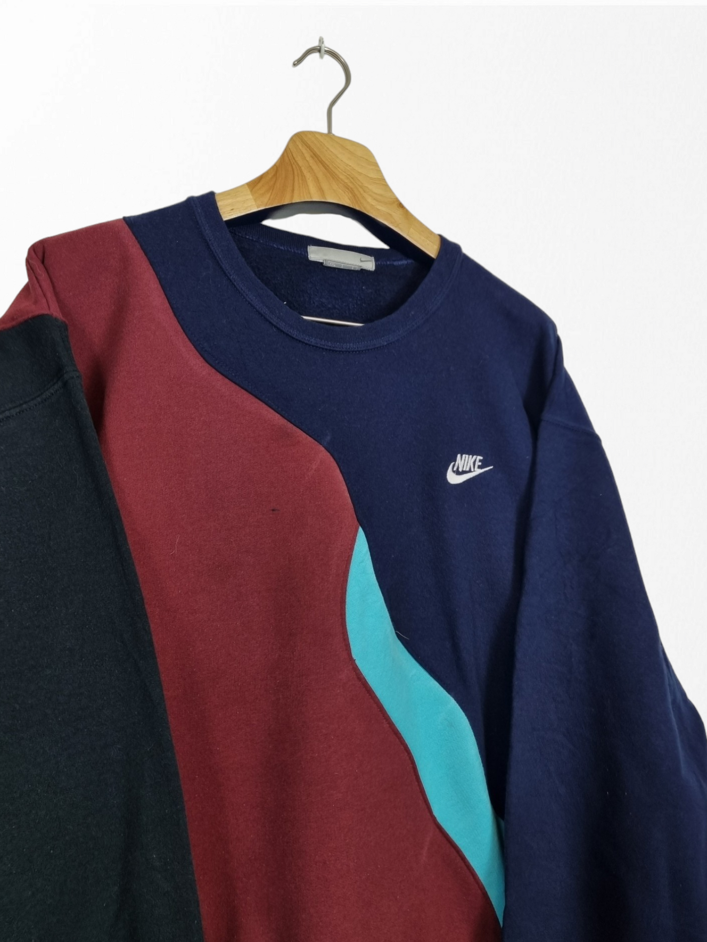 Nike chest logo sweater maat M