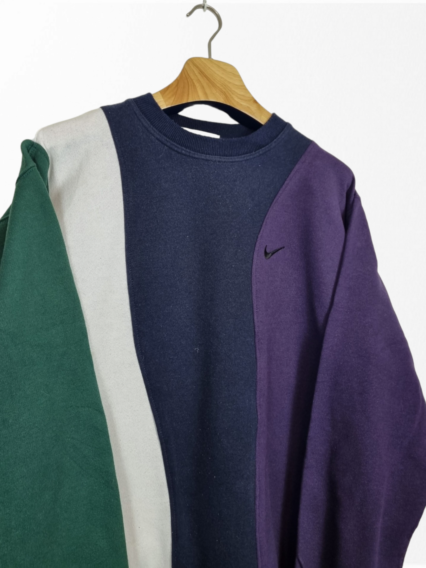 Nike chest logo sweater maat M