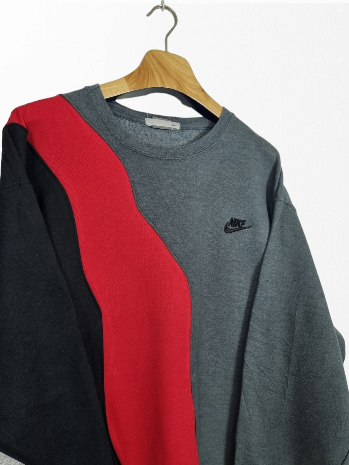 Nike chest logo sweater maat M