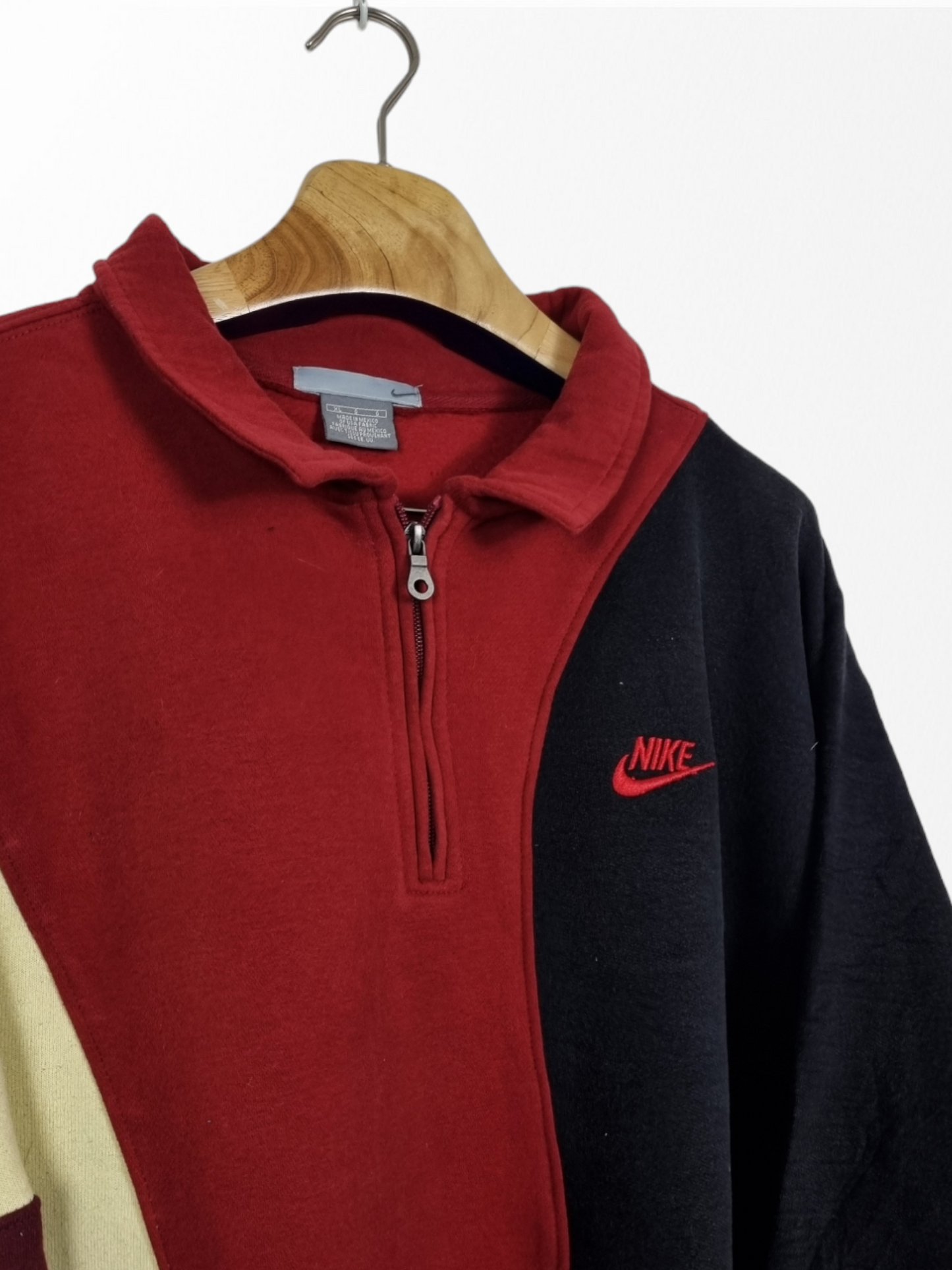 Nike chest logo quarter zip sweater maat L