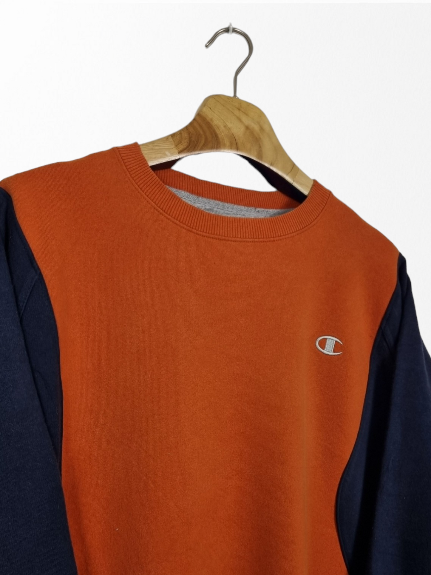 Champion chest logo sweater maat L