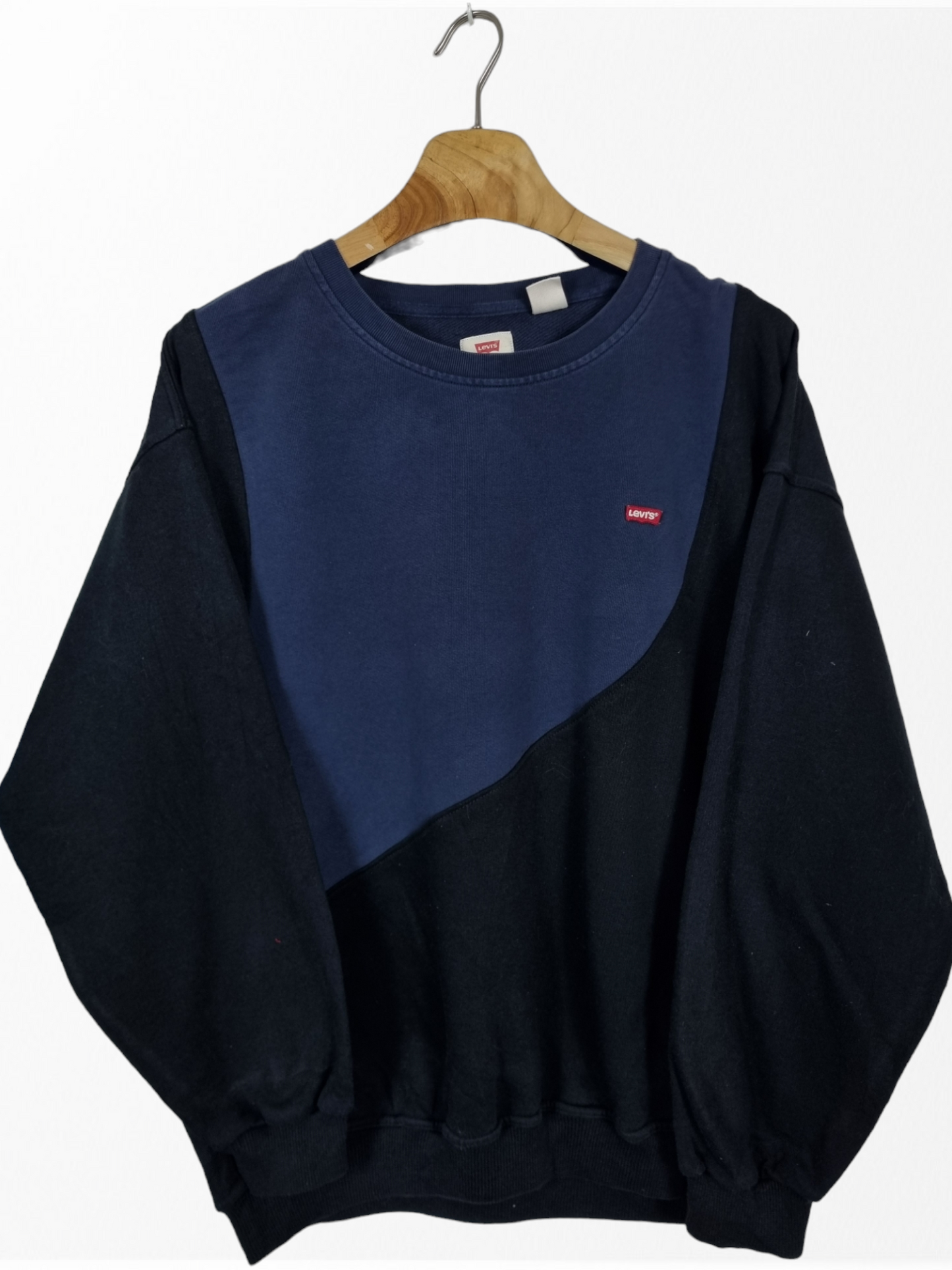 Levi's chest logo sweater maat M