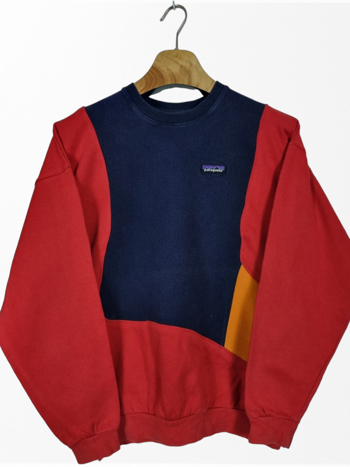 Patagonia chest logo sweater maat M