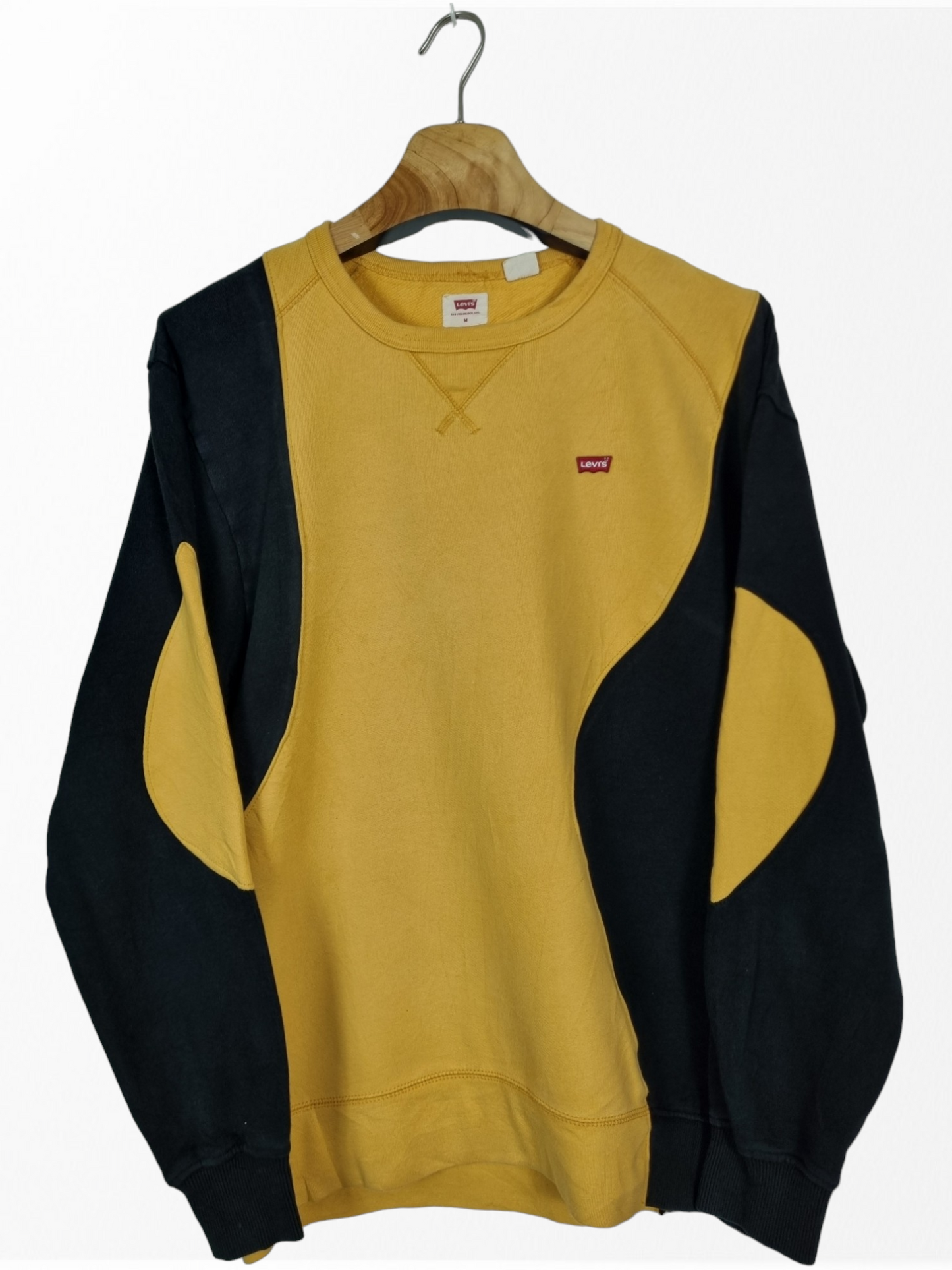 Levi's chest logo sweater maat M