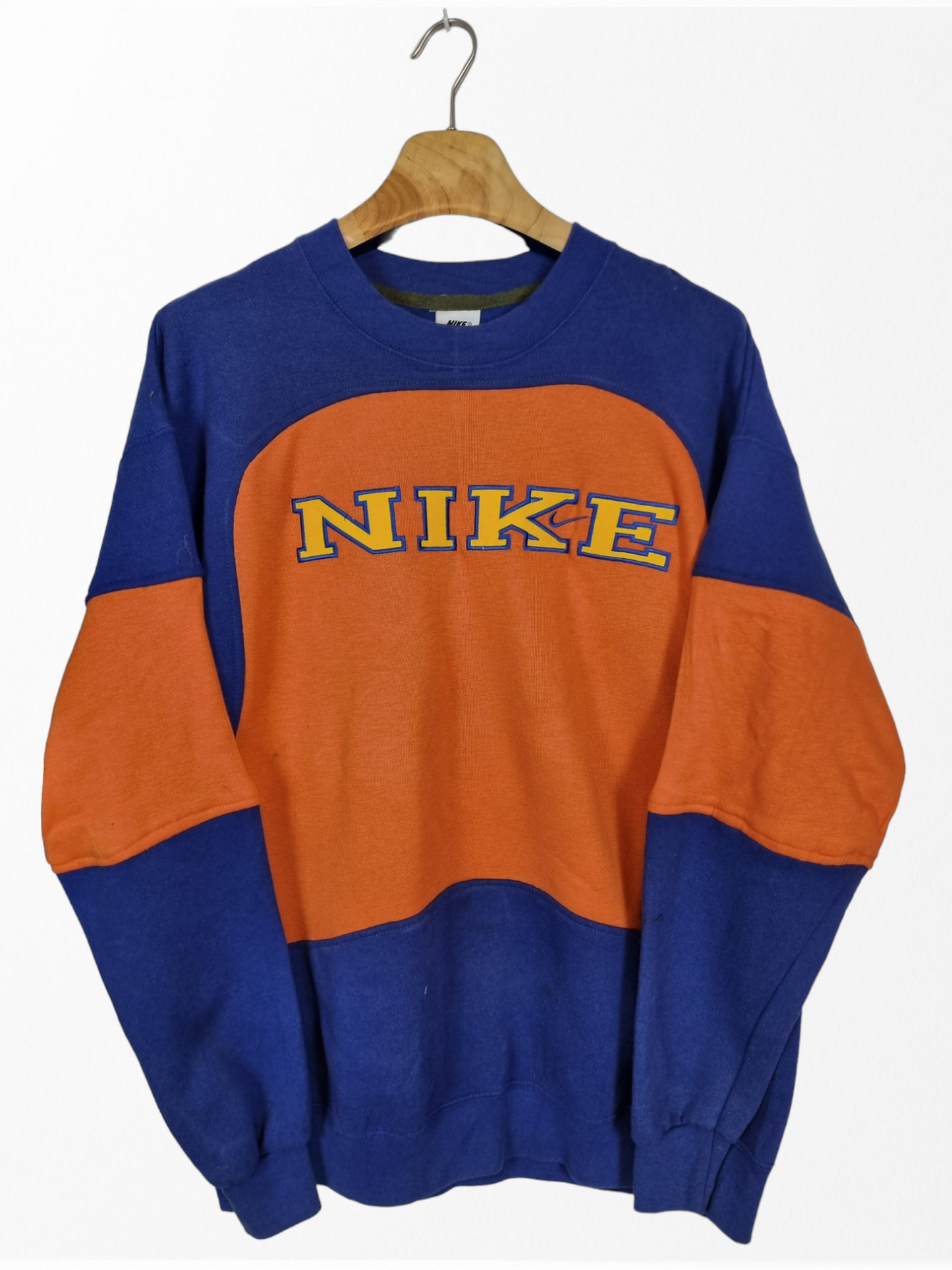 Nike spell out 90s sweater maat L