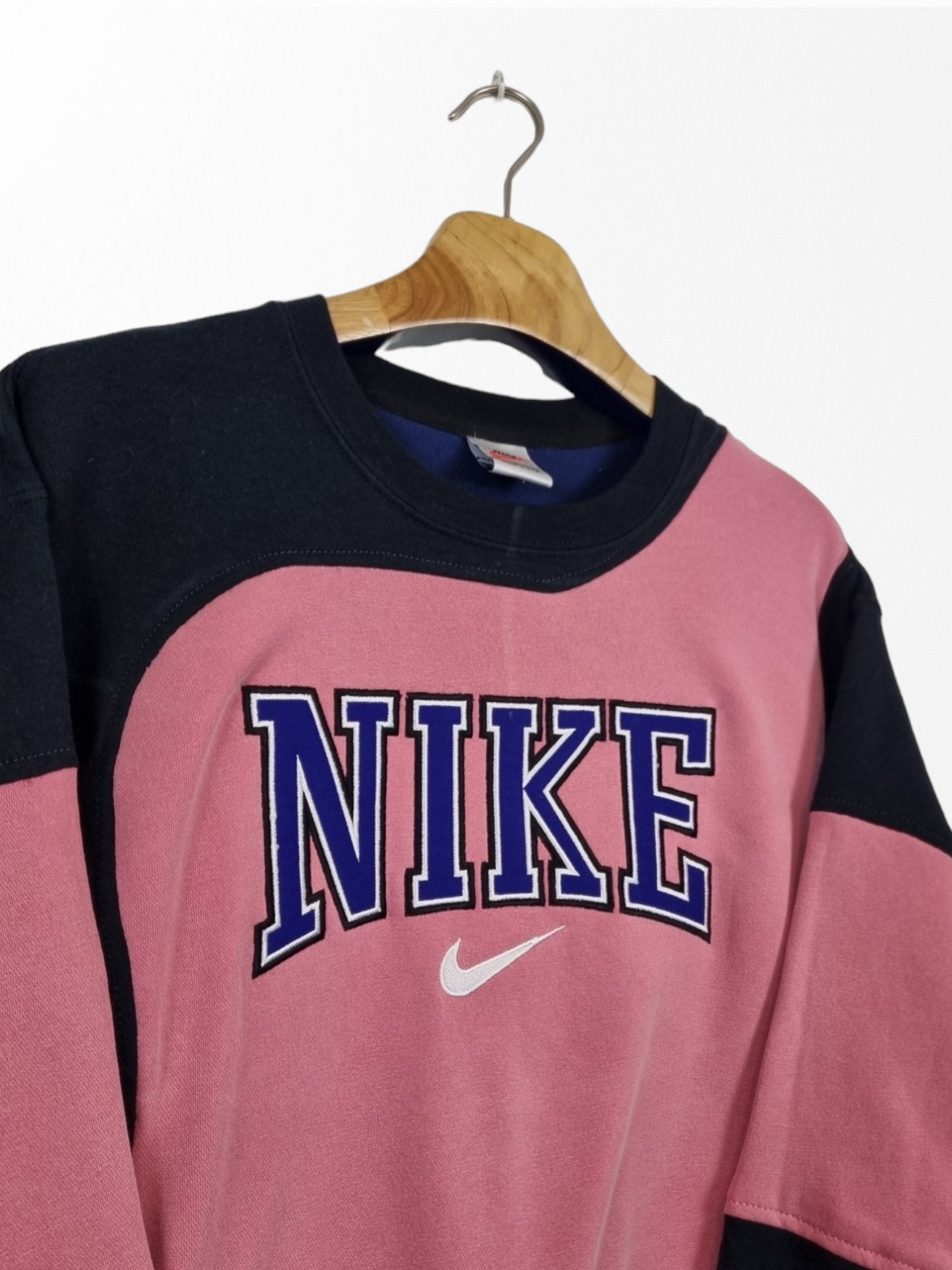 Nike 90s spell out sweater maat S