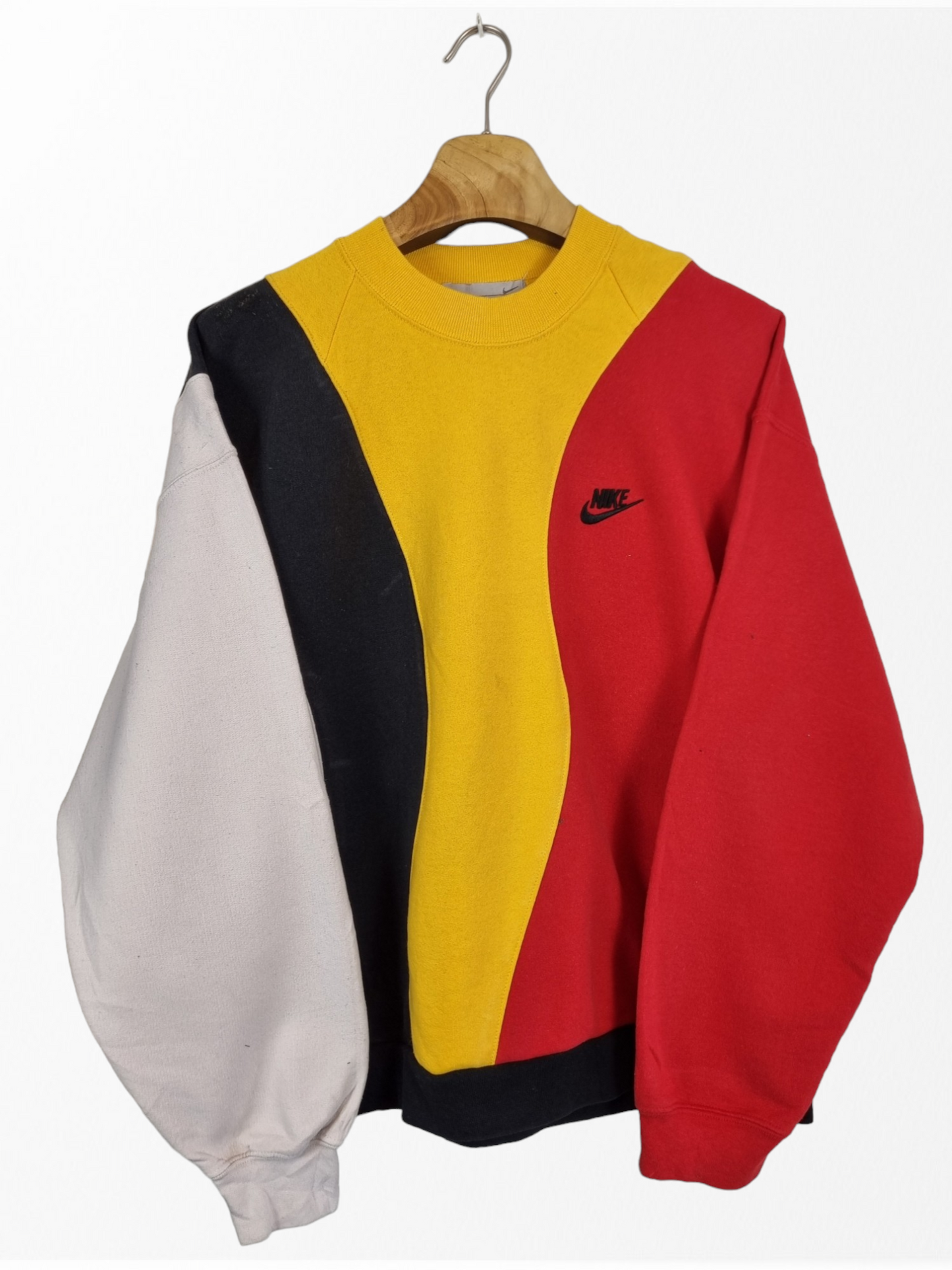 Nike chest logo sweater maat M