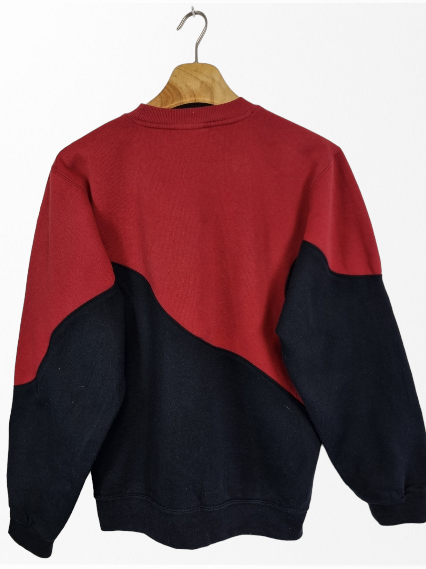 Adidas 90s chest logo sweater maat M