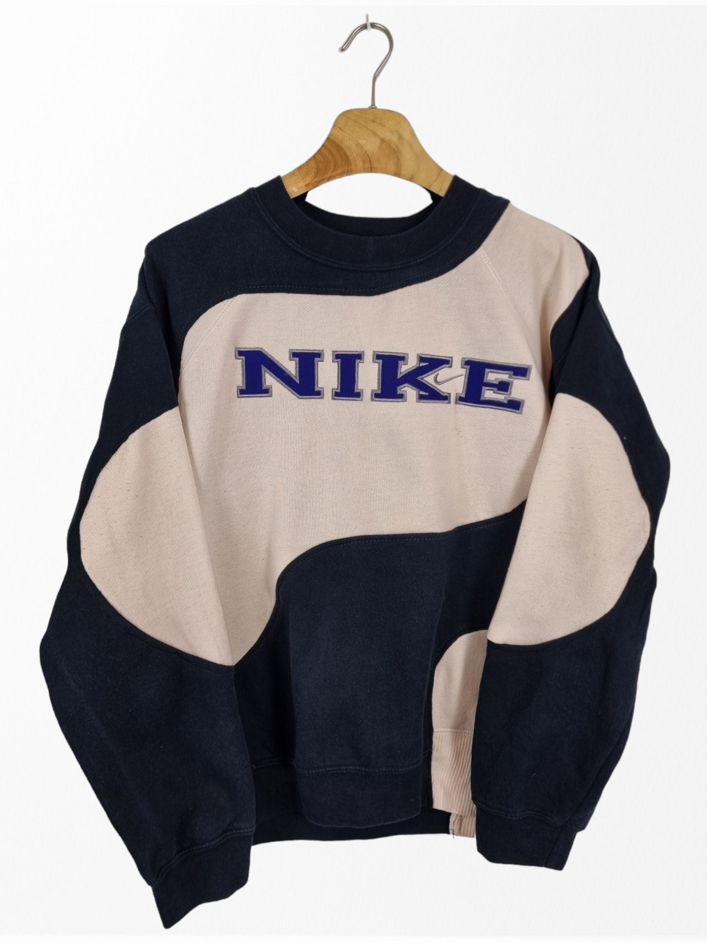 Nike spell out sweater maat M