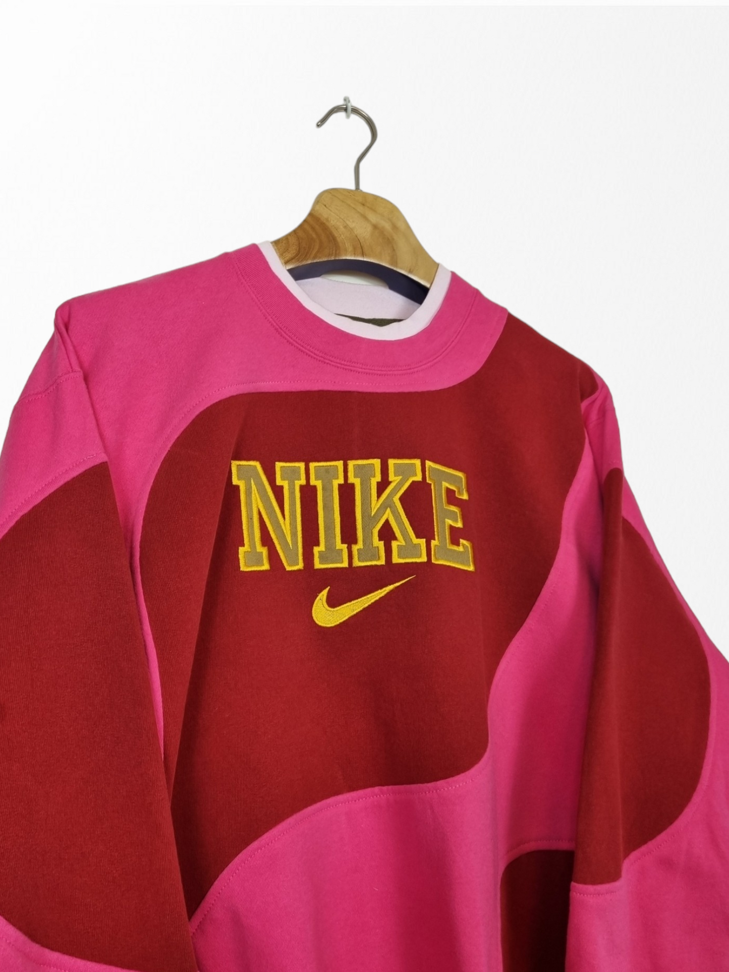 Nike double collar spell out sweater maat M