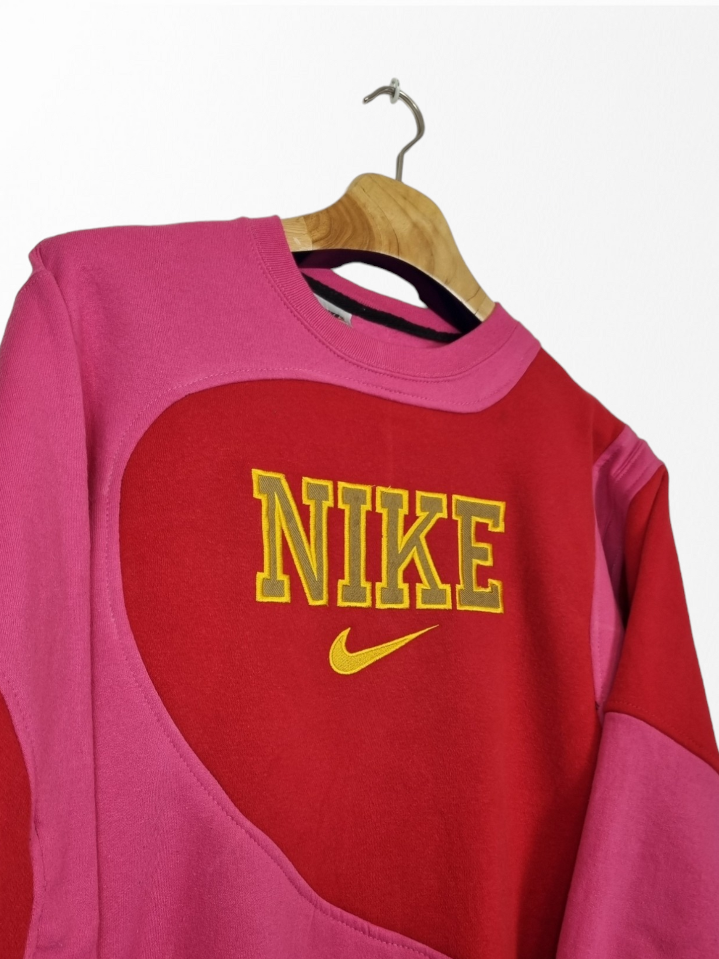 Nike 90s spell out sweater maat M