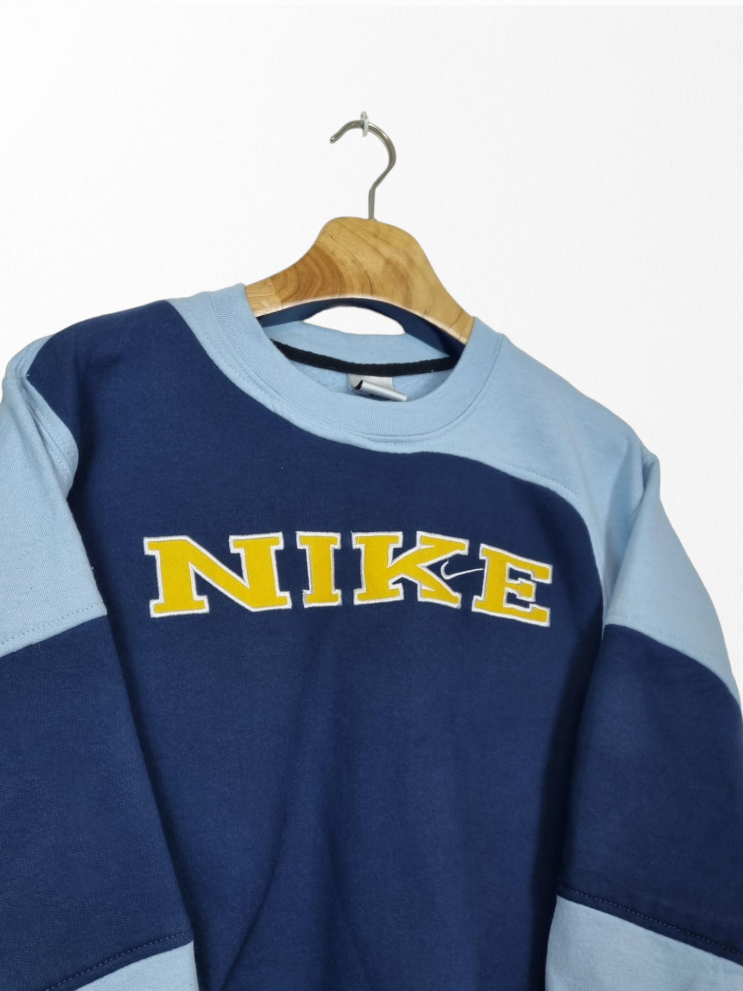 Nike 90s spell out sweater maat S