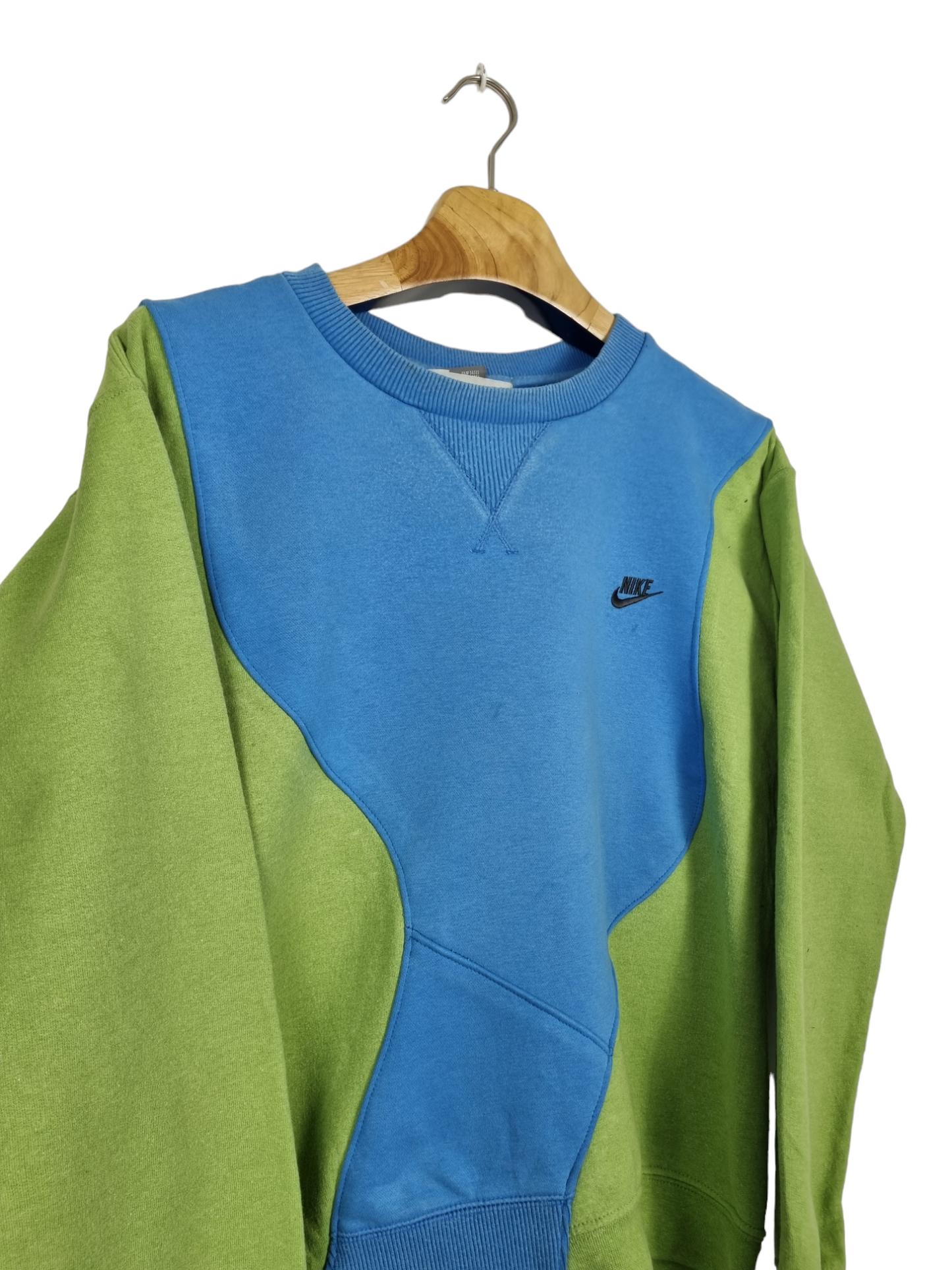 Nike chest logo sweater maat S