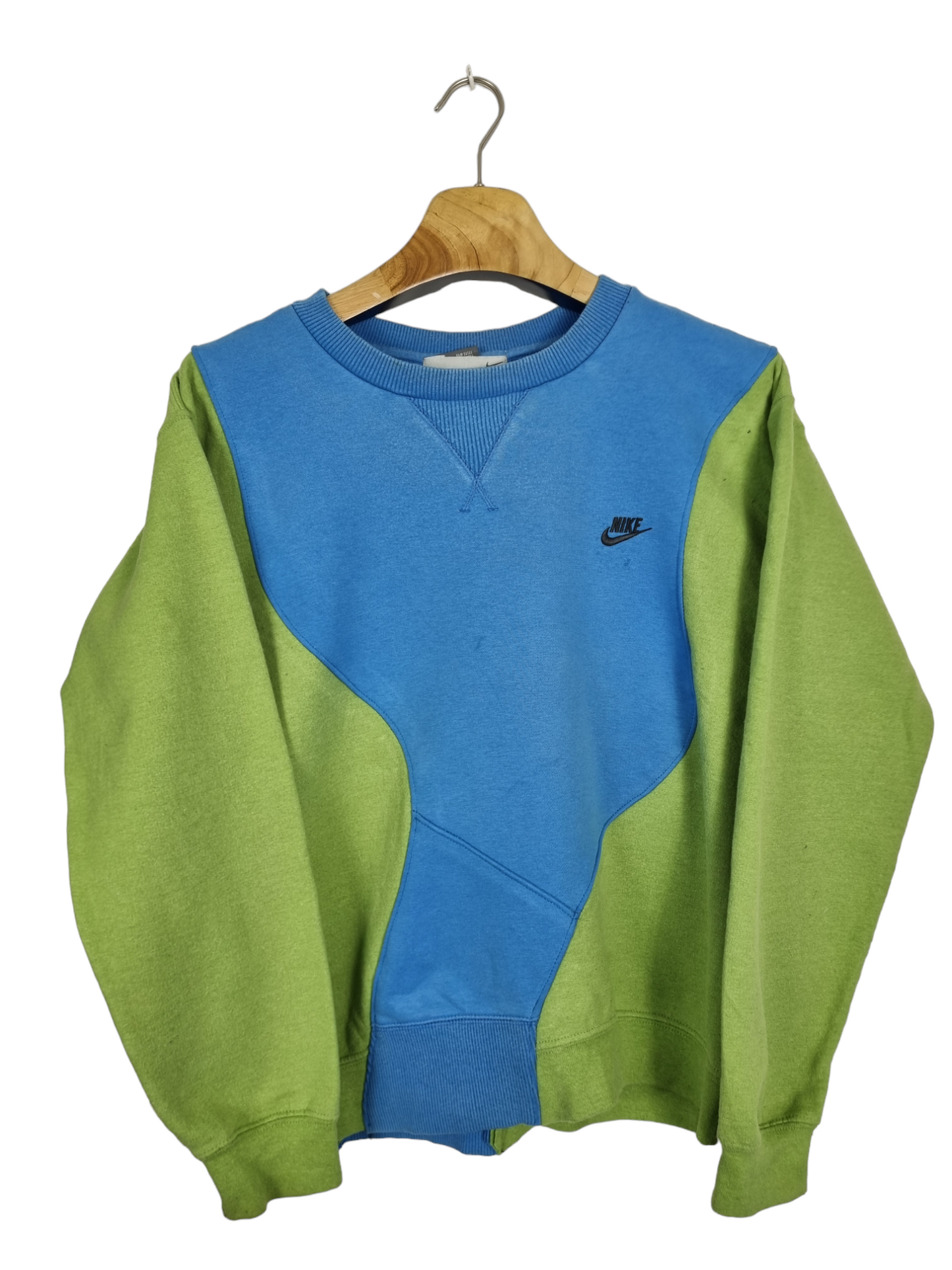 Nike chest logo sweater maat S