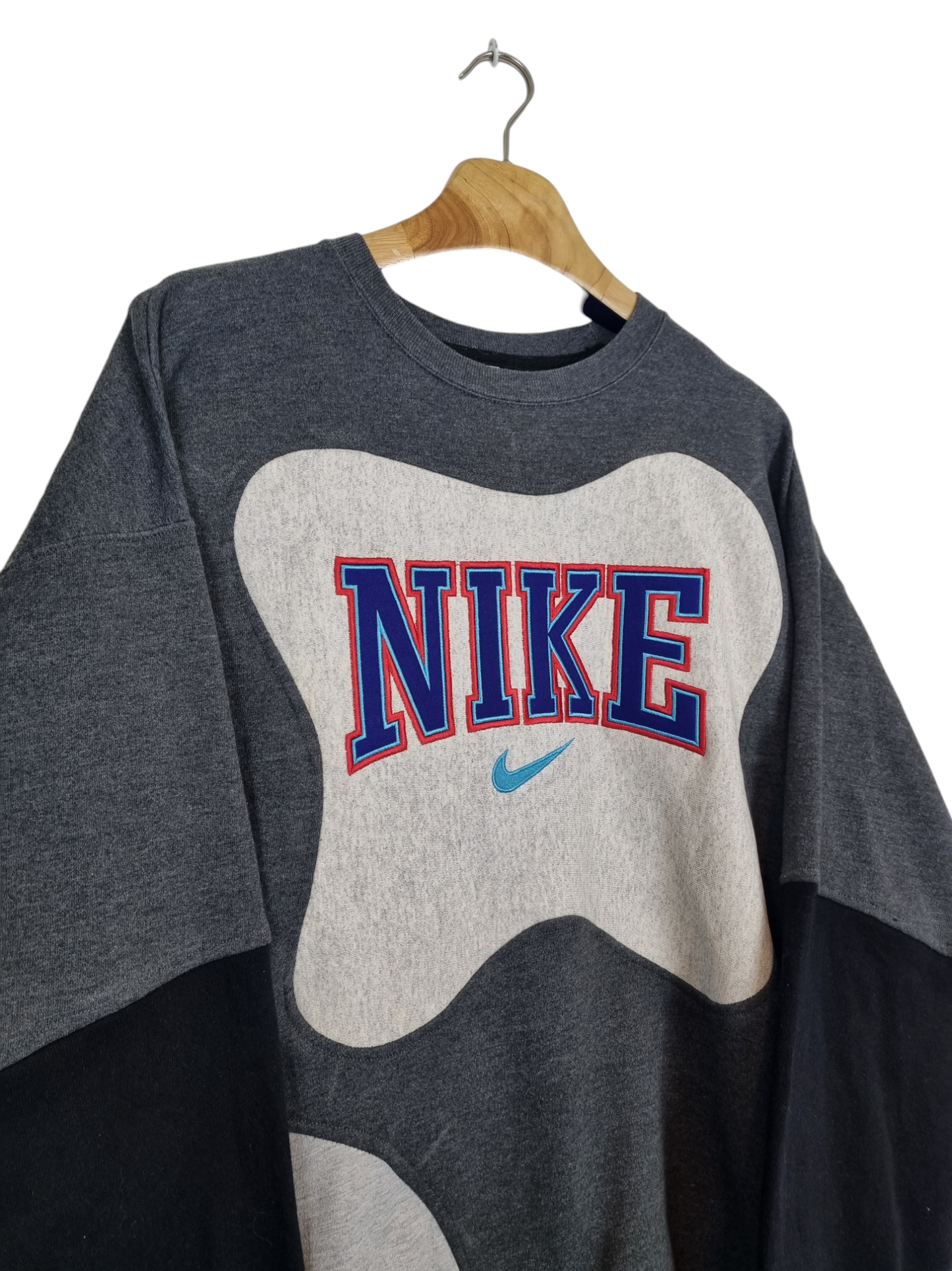 Nike 90s spell out sweater maat M