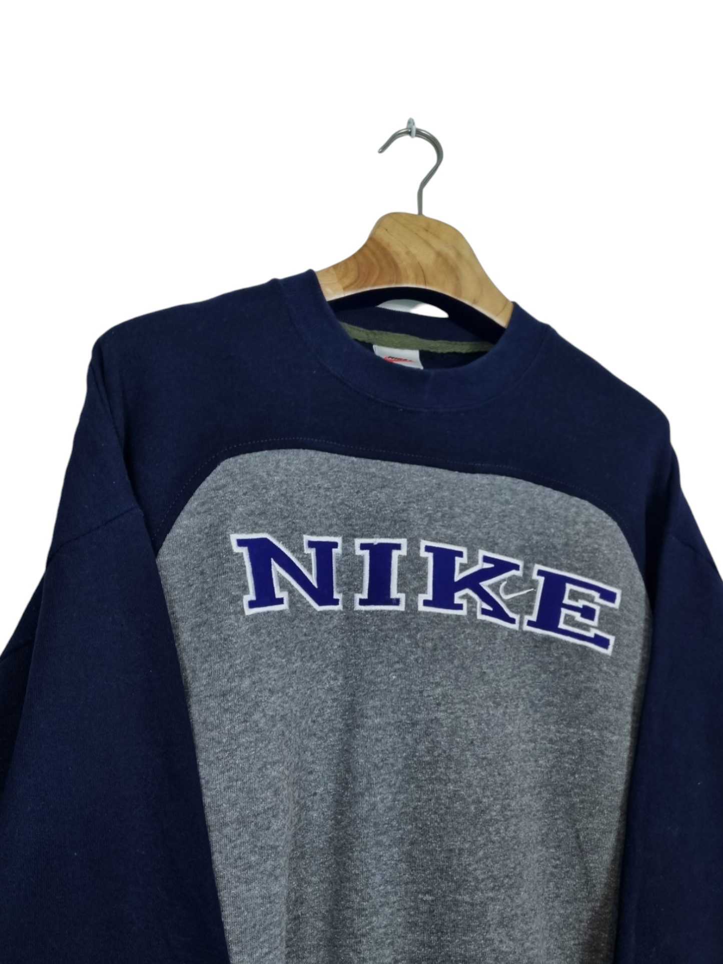 Nike 90s spell out sweater maat L