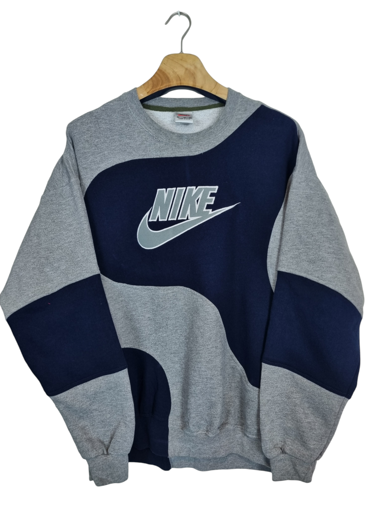 Nike 90s Swoosh sweater maat  L