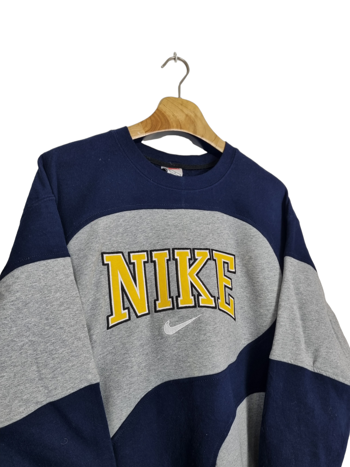 Nike 90s spell out sweater maat M