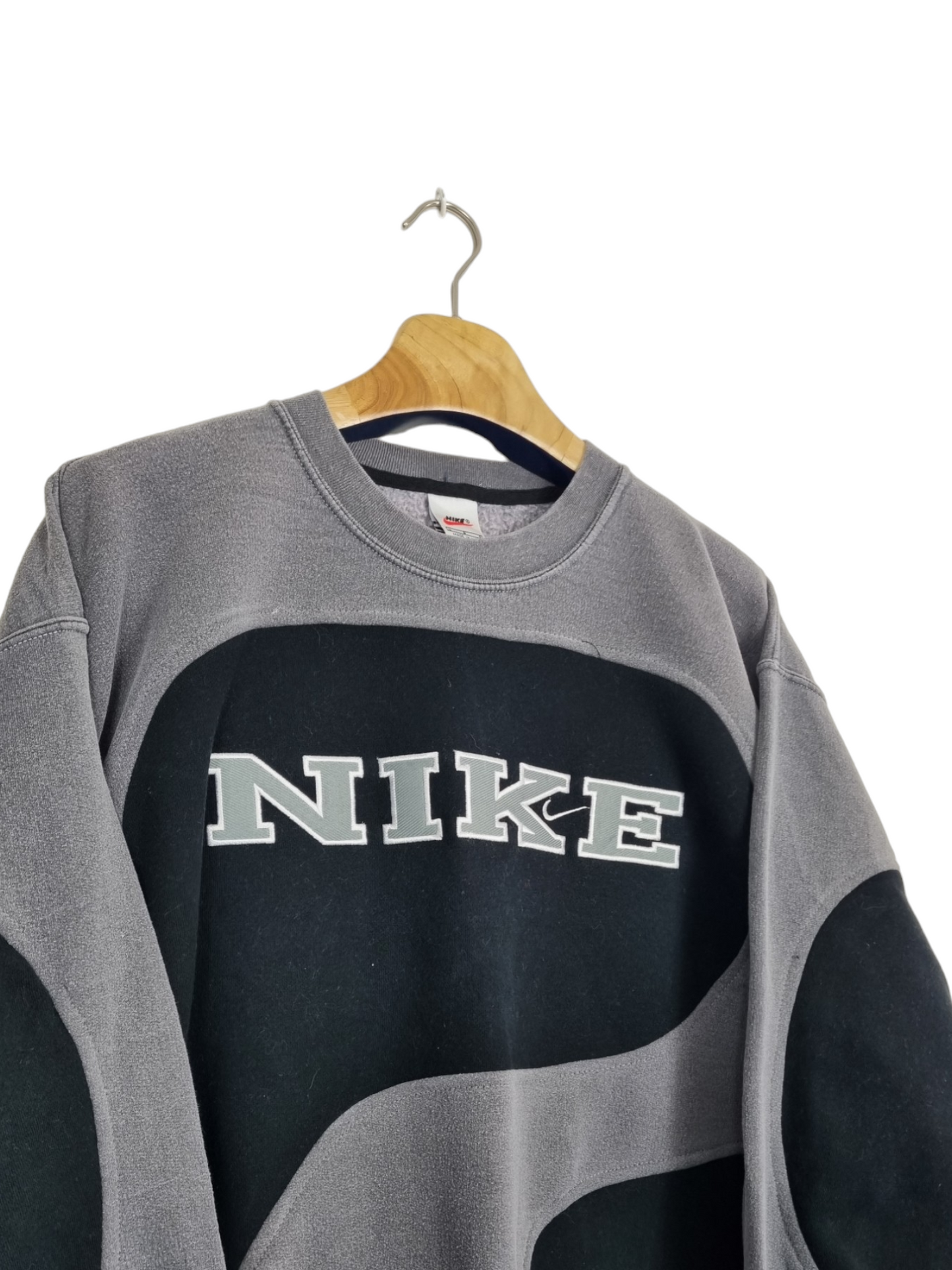 Nike 90s spell out sweater maat M