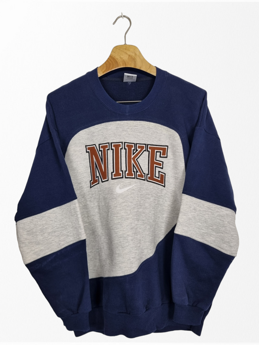 Nike 90s spell out sweater maat M