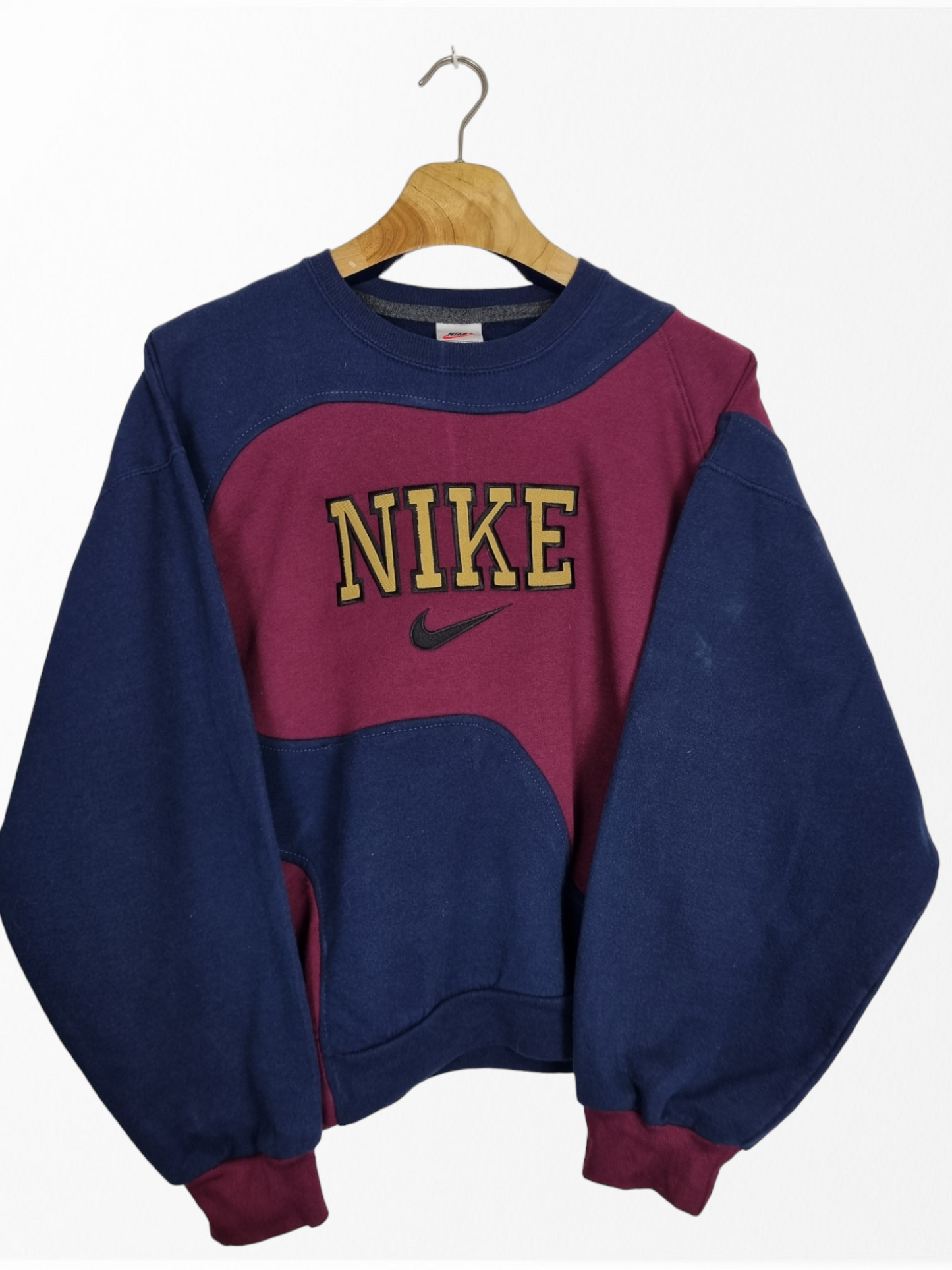 Nike 90s spell out sweater maat M