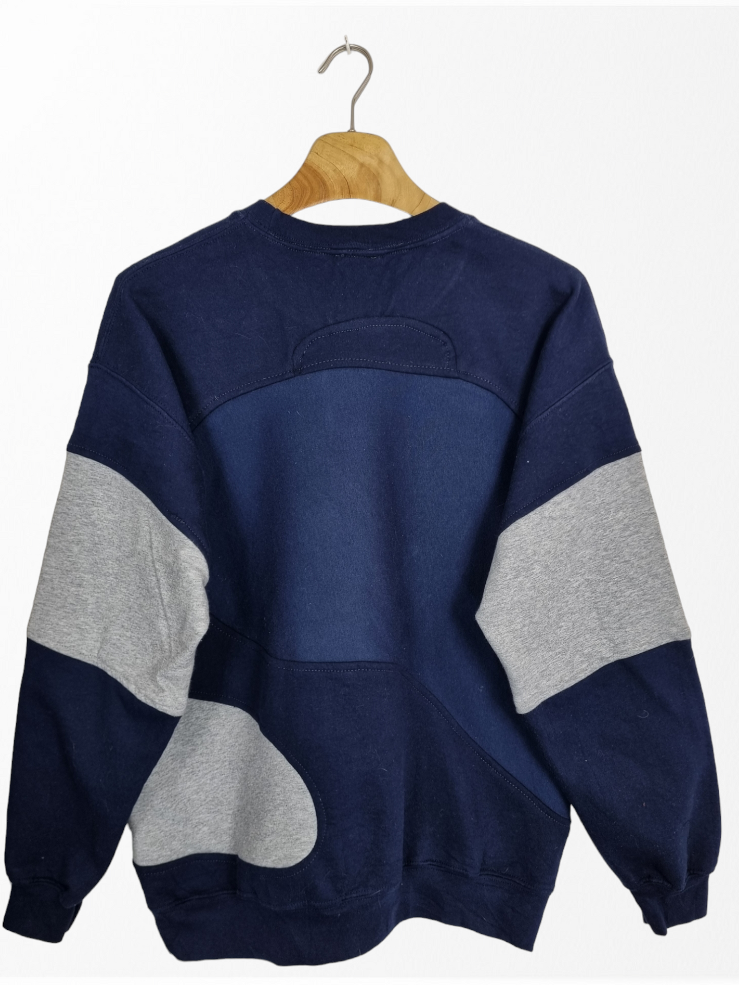 Nike 90s spell out sweater maat M